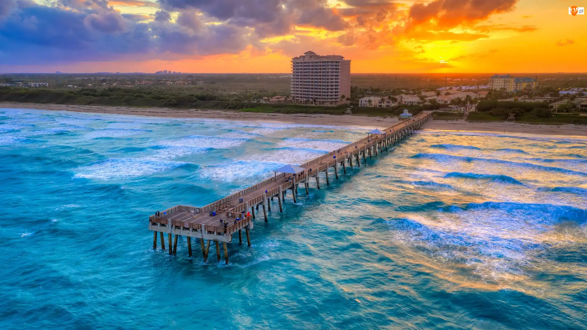 Stany Zjednoczone, Zachód słońca, Juno Beach, Domy, Fale, Morze, Juno Beach Pier, Molo, Plaża, Floryda