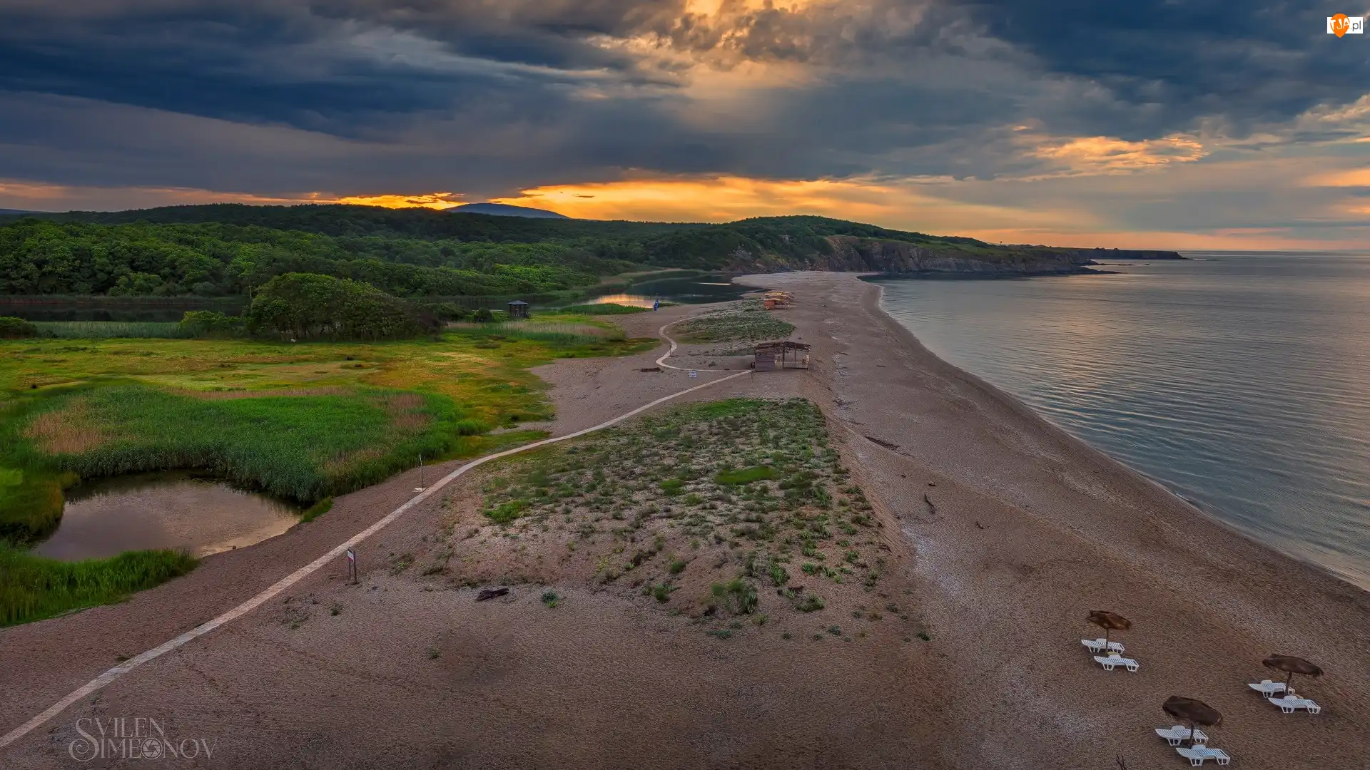 Bułgaria, Drzewa, Sinemorec, Las, Morze, Wzgórza, Veleka Beach, Plaża, Leżaki, Gmina Carewo