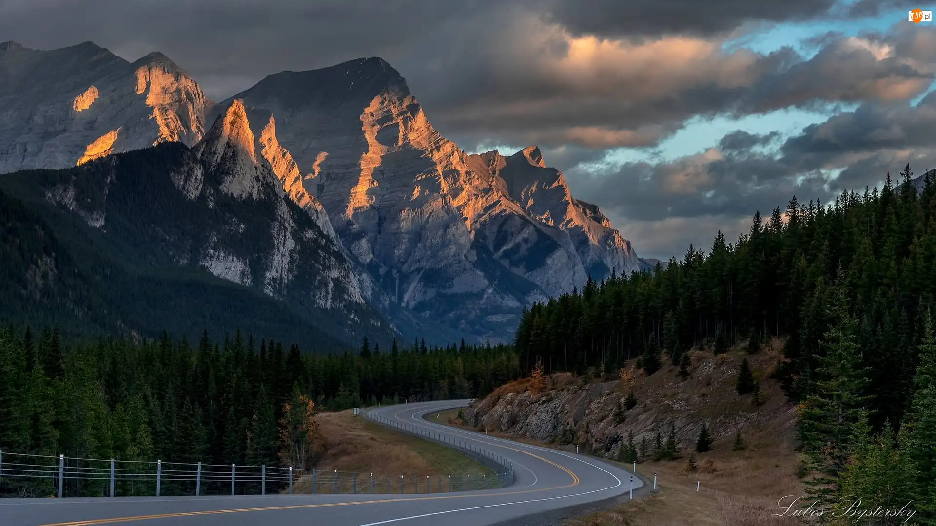 Kanada, Canadian Rockies, Alberta, Chmury, Kananaskis Country, Droga, Skały, Góry, Drzewa