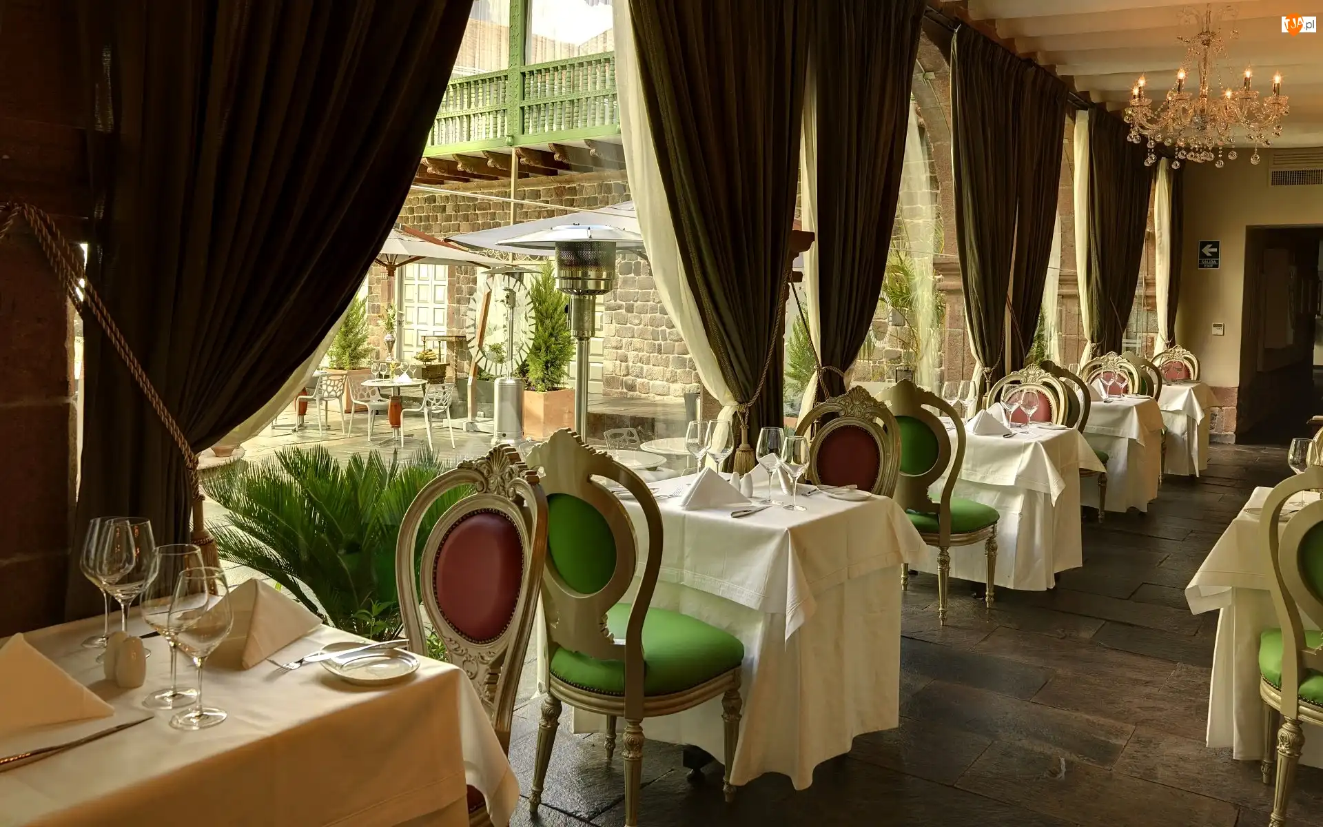 Taras, Restauracja, Wystrój