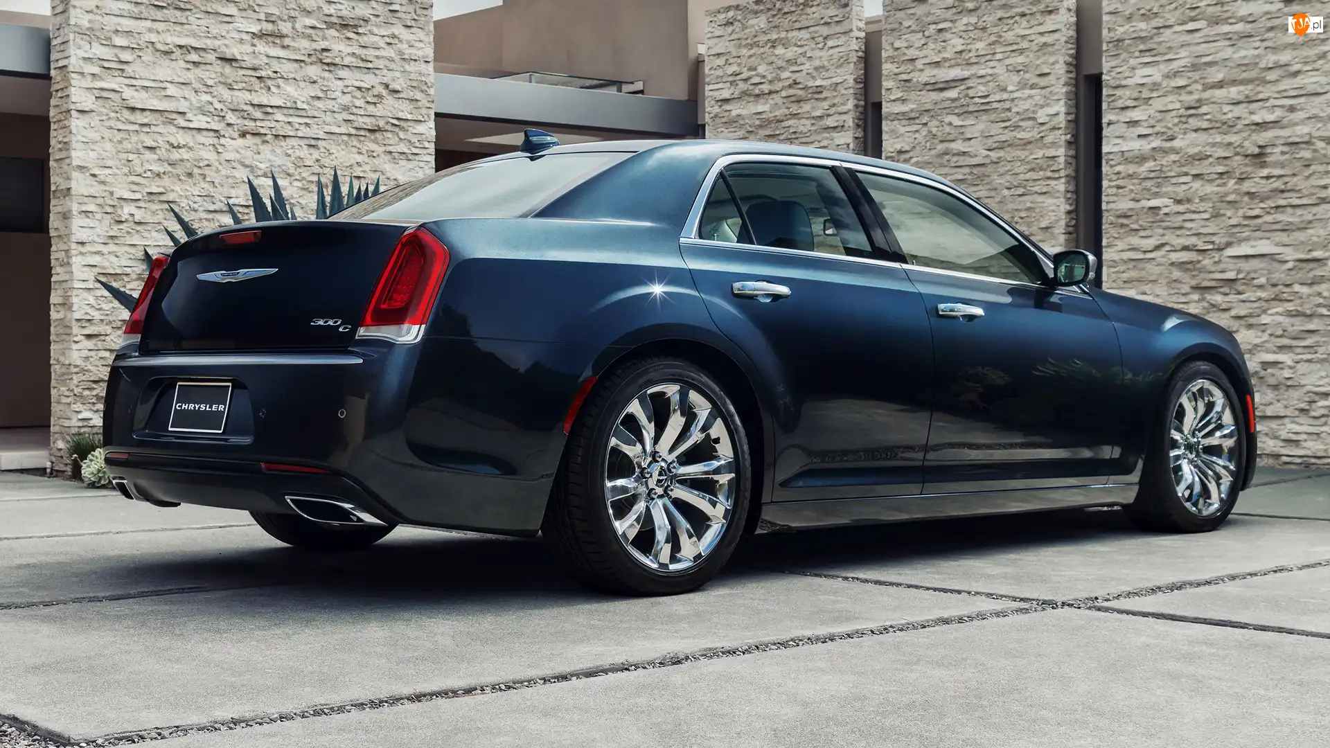 Bok, Chrysler 300C Platinum, Tył