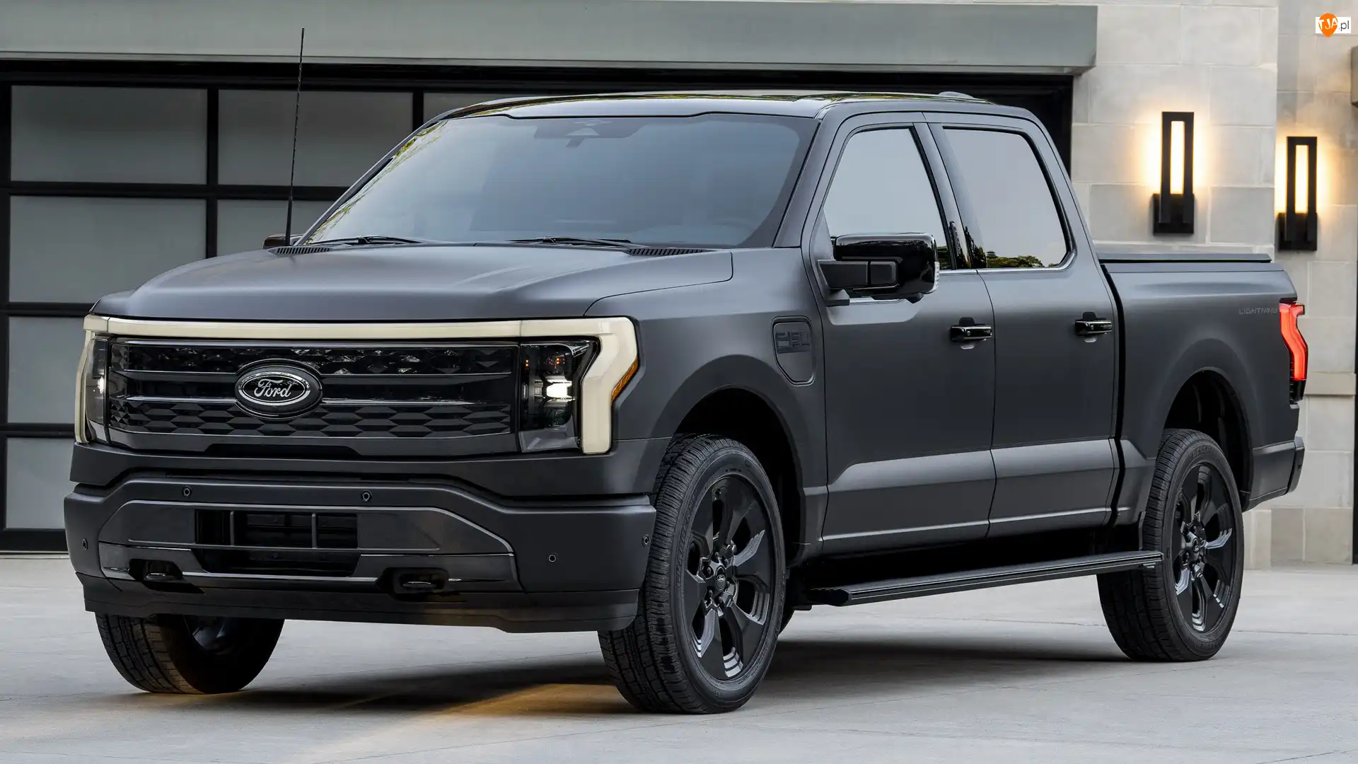 SuperCrew, Ford F-150, Lightning Platinum Black