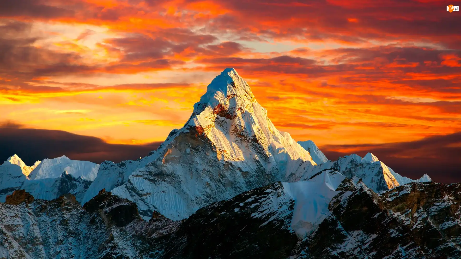 Chmury, Himalaje, Zachód słońca, Mount Everest, Czomolungma, Ośnieżone, Góry, Nepal, Szczyty
