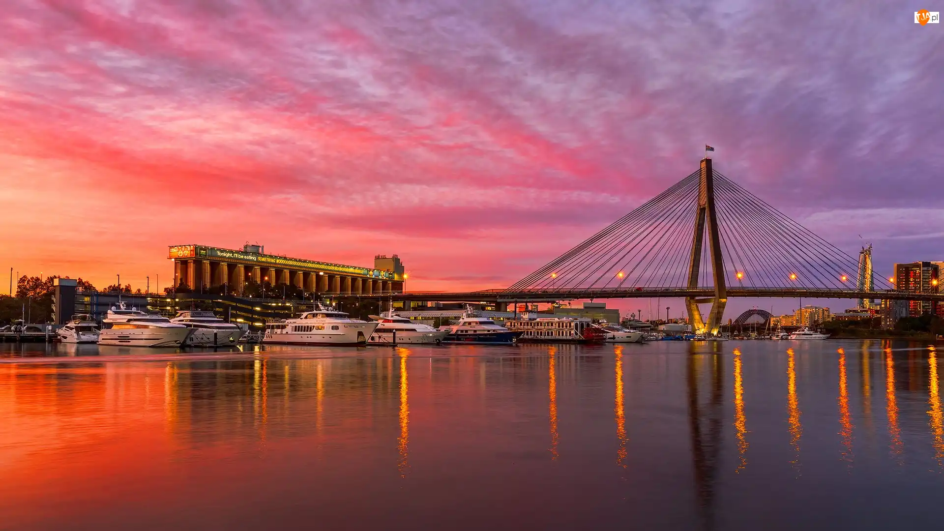 Sydney, Zatoka Black Wattle, Zachód słońca, Australia, Wieżowce, Łodzie, Most Anzac Bridge
