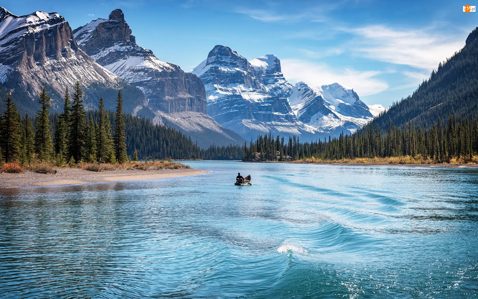 Kajak, Góry, Chmury, Drzewa, Jezioro, Alberta, Człowiek, Park Narodowy Jasper, Lasy, Lake Maligne, Kanada