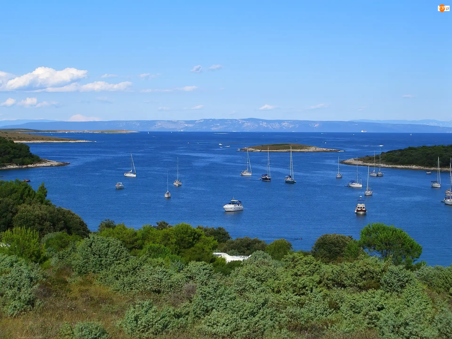 Żaglówki, Jezioro