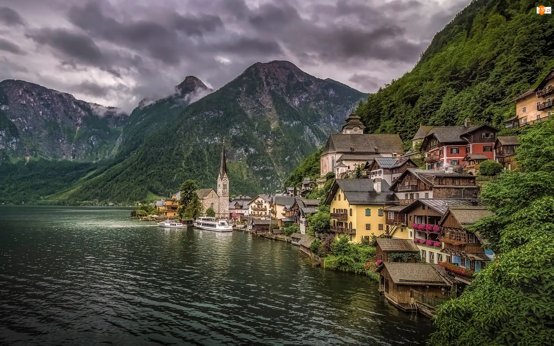 Hallstatt, Jezioro Hallstattersee, Domy, Powiat Gmunden, Alpy Salzburskie, Kościół, Austria, Góry