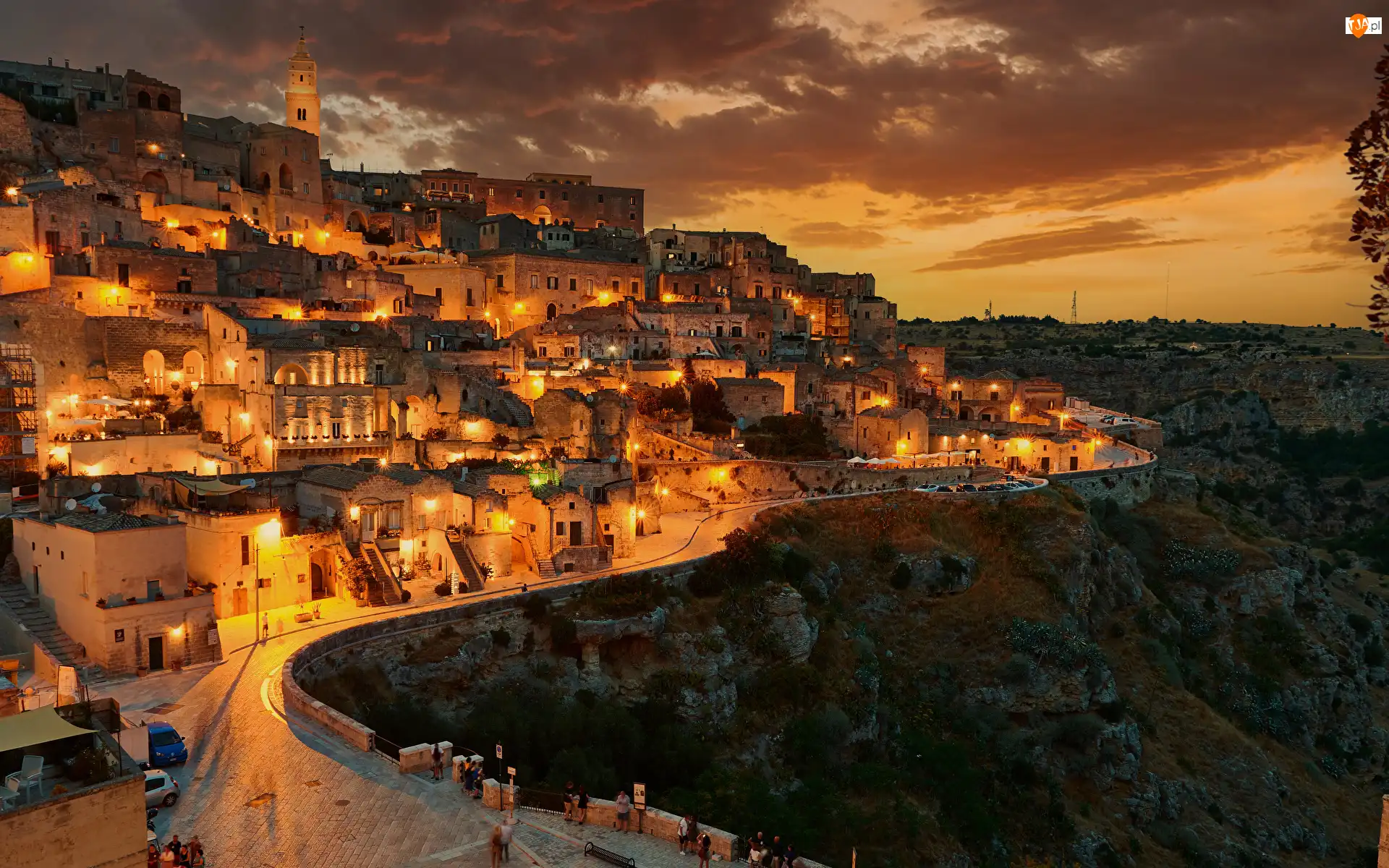 Skały, Włochy, Matera, Domy, Region Basilicata, Wzgórze, Noc, Miasto