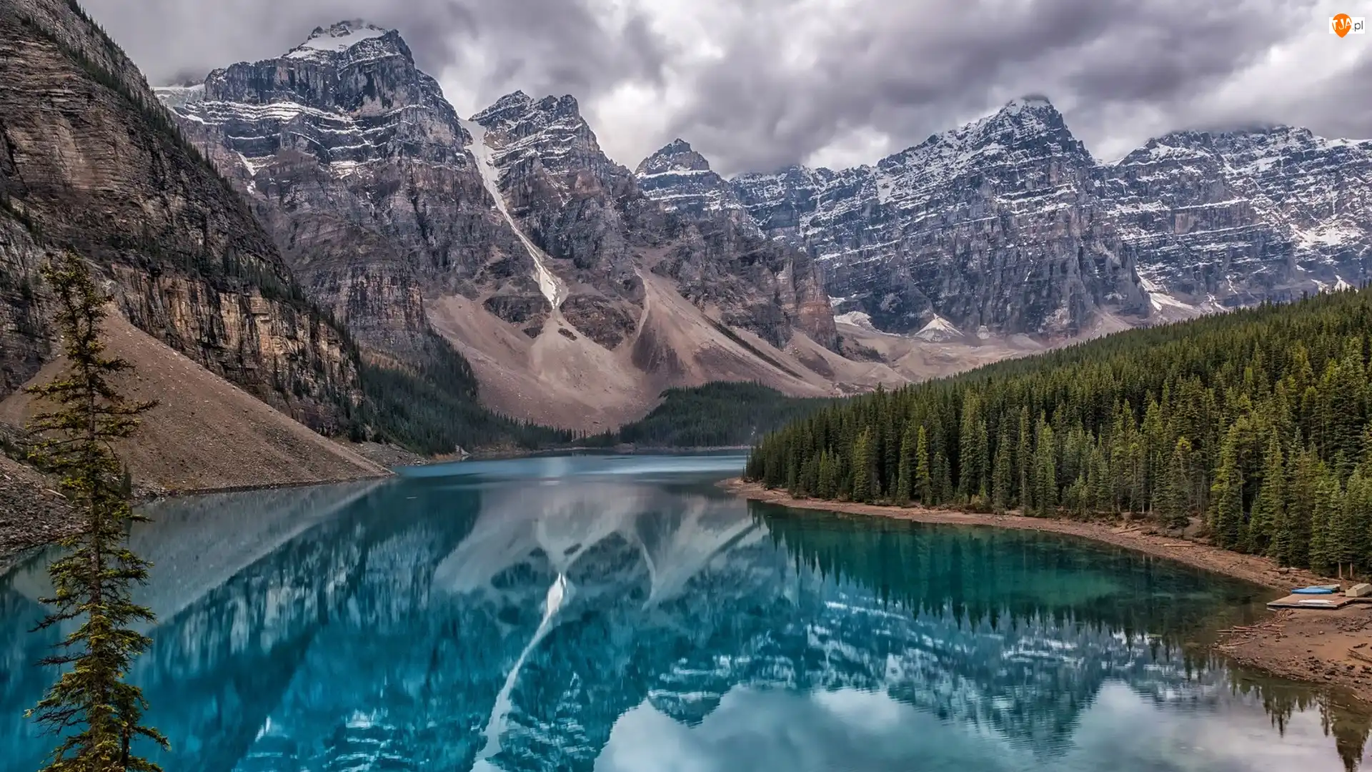 Prowincja Alberta, Park Narodowy Banff, Chmury,  Kanada, Drzewa, Góry, Jezioro Moraine