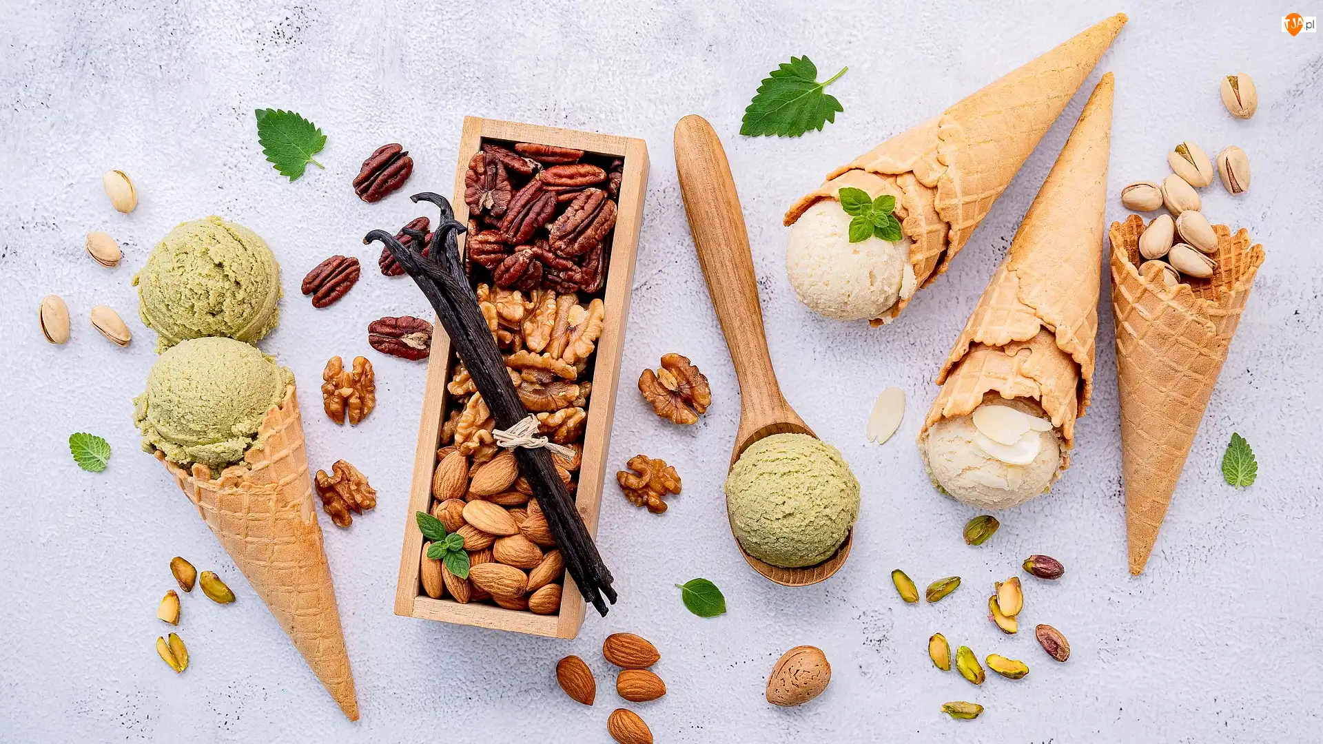 Rożki, Lody, Pistacje, Migdały, Wafelki, Orzechy