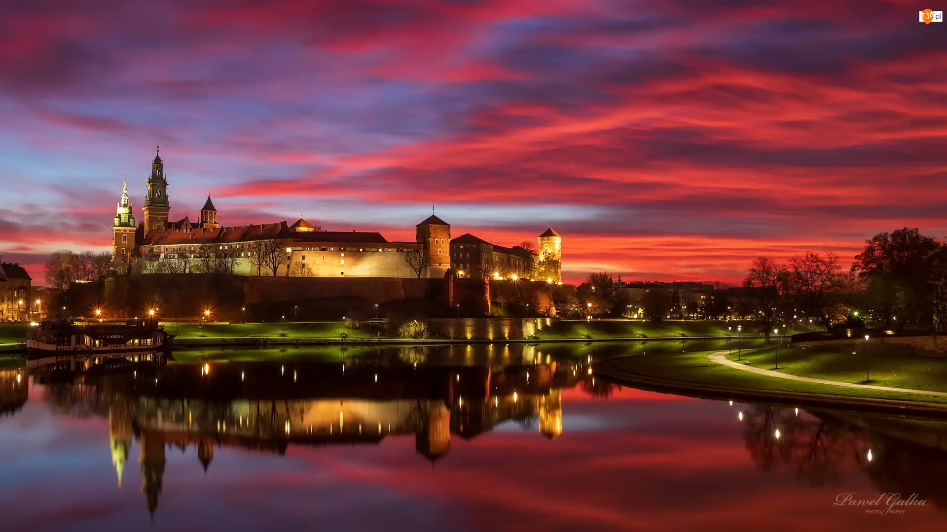 Rzeka Wisła, Polska, Zamek Królewski na Wawelu, Odbicie, Kraków, Wawel, Zachód słońca, Oświetlony