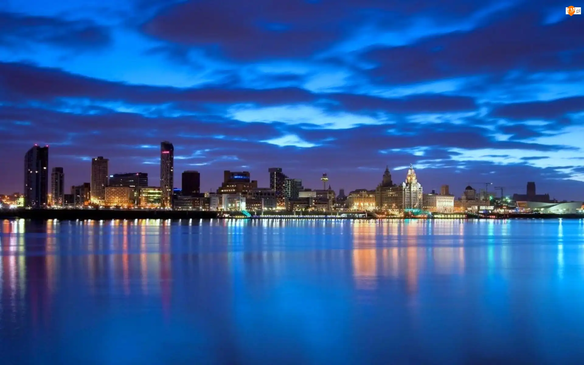 Liverpool, Drapacze chmur, Rzeka, Oświetlenie