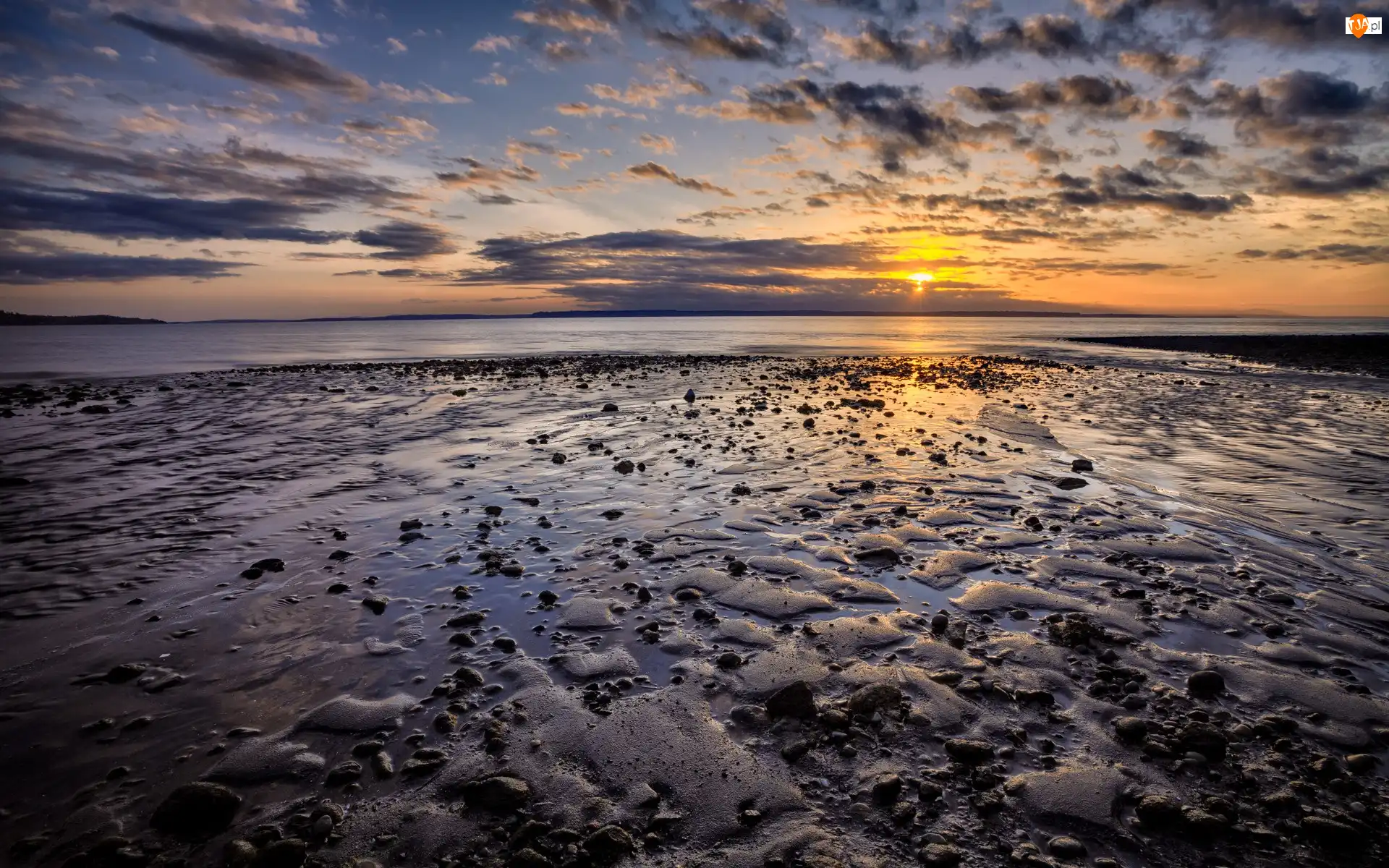 Plaża, Zachód słońca, Zatoka, Morze, Chmury