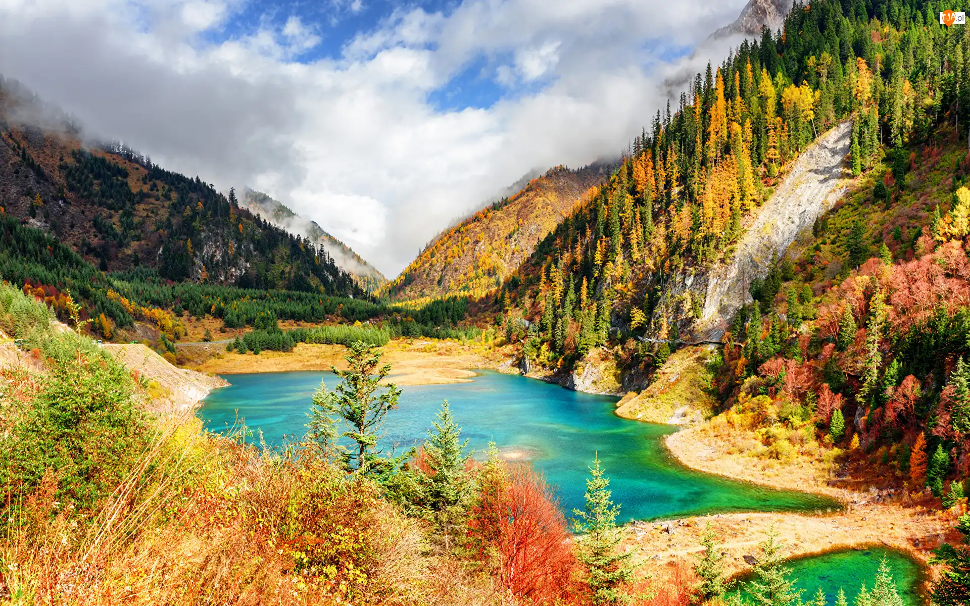 Park Narodowy Jiuzhaigou, Chiny, Góry, Drzewa, Jezioro, Wzgórza