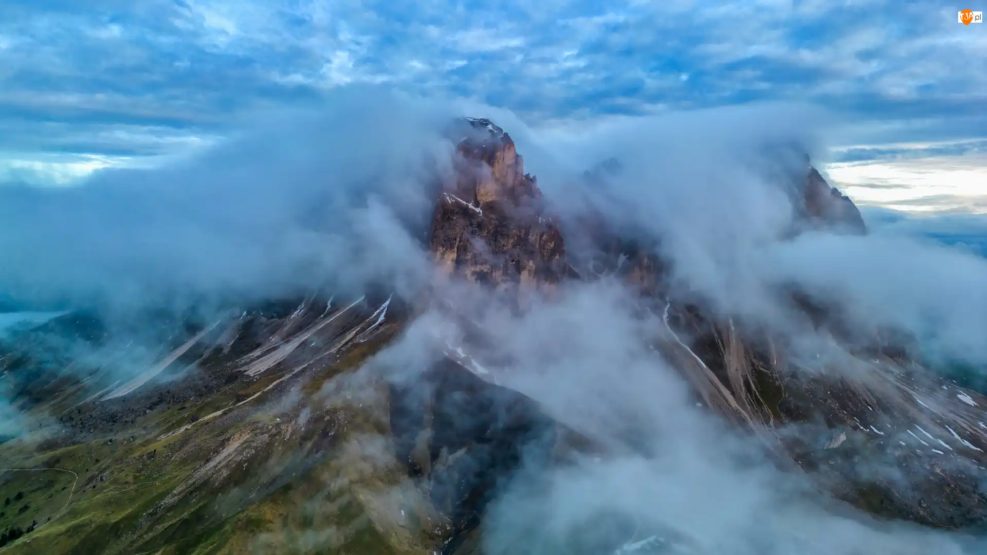 Poranek, Mgła, Góry, Włochy, Przełęcz Sella Pass, Dolomity