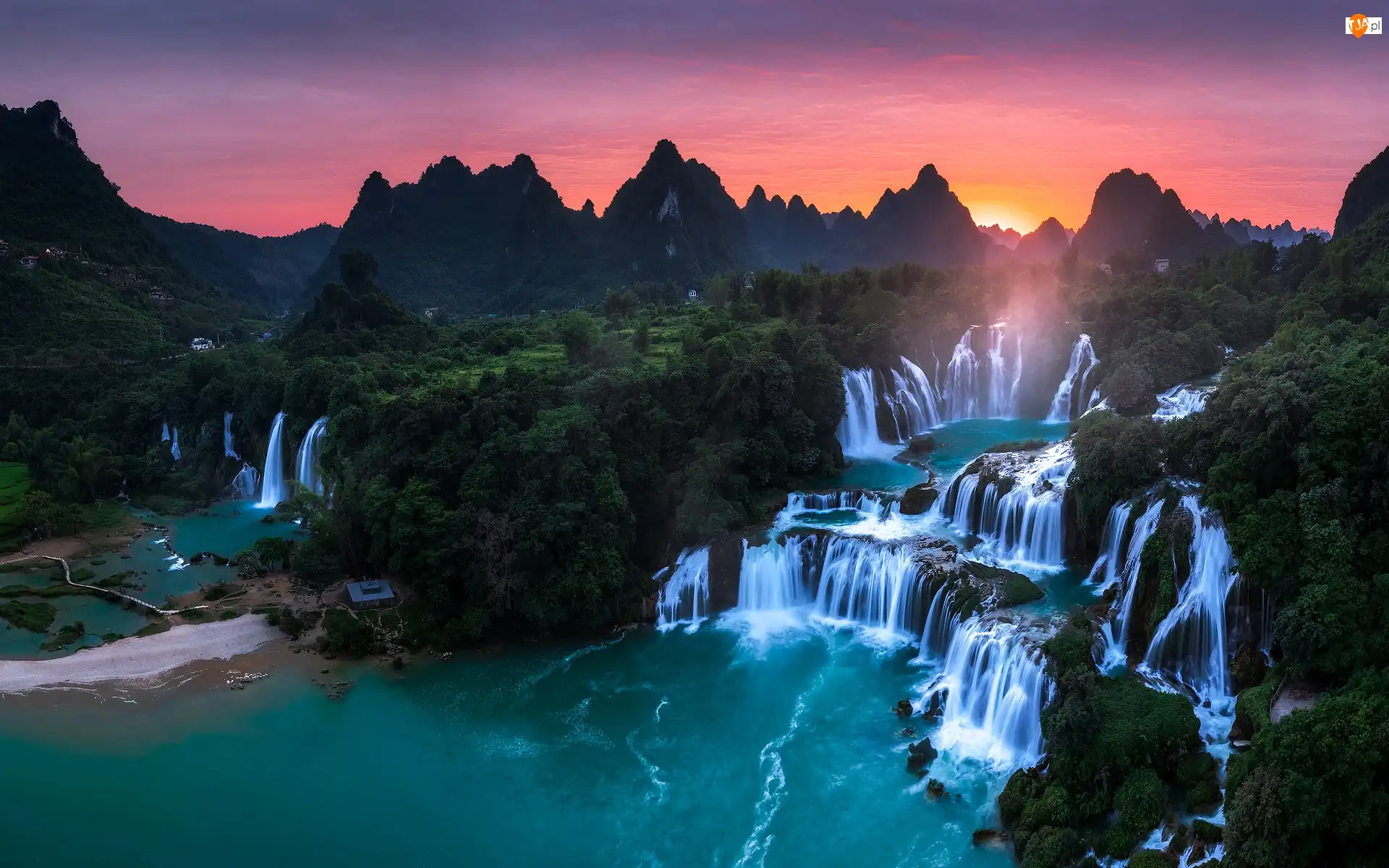 Ban Gioc Waterfall, Rzeka, Wietnam, Wodospad, Zachód słońca, Góry, Cao Bang