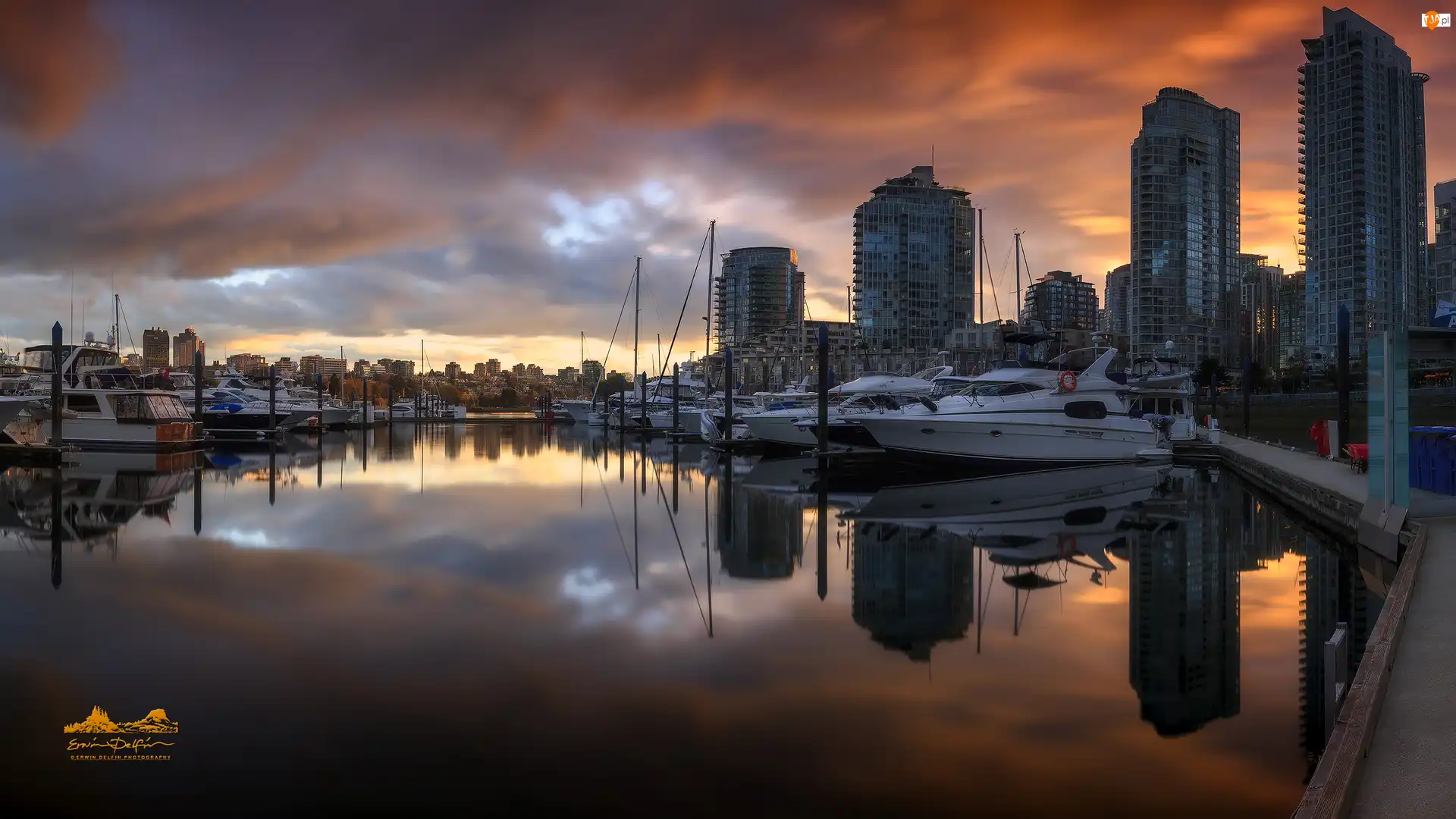 Quayside Marina, Przystań, Domy, Kanada, Motorówki, Vancouver