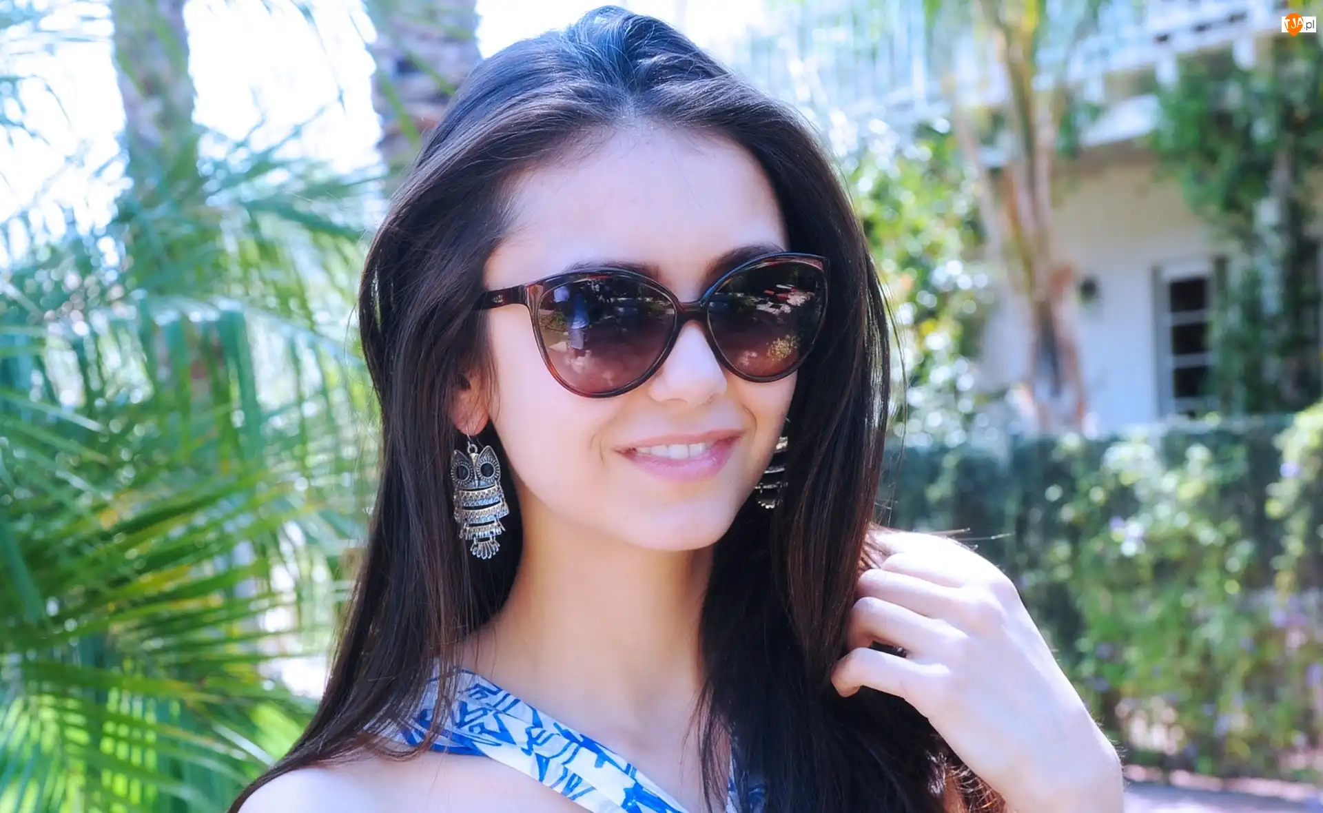 Słoneczne, Nina Dobrev, Okulary