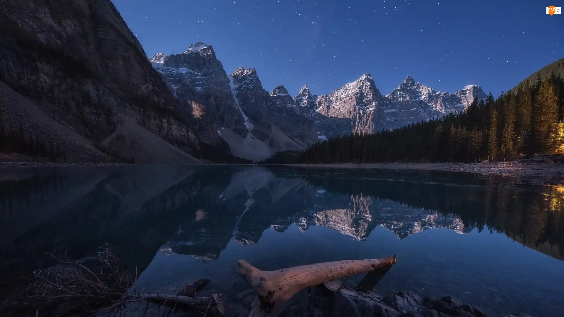 Kanada, Jezioro, Alberta, Odbicie, Park Narodowy Banff, Moraine Lake, Konar, Góry, Drzewa