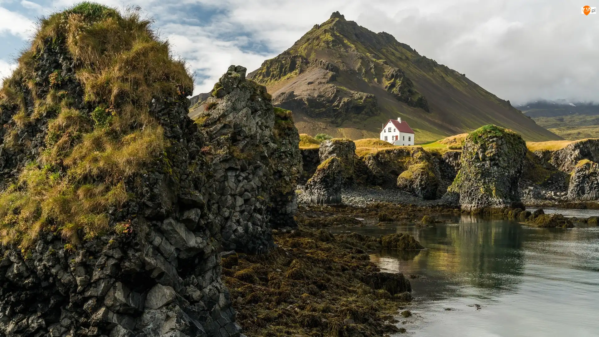 Półwysep Snæfellsnes, Islandia, Góry, Dom, Wieś Arnarstapi, Skały