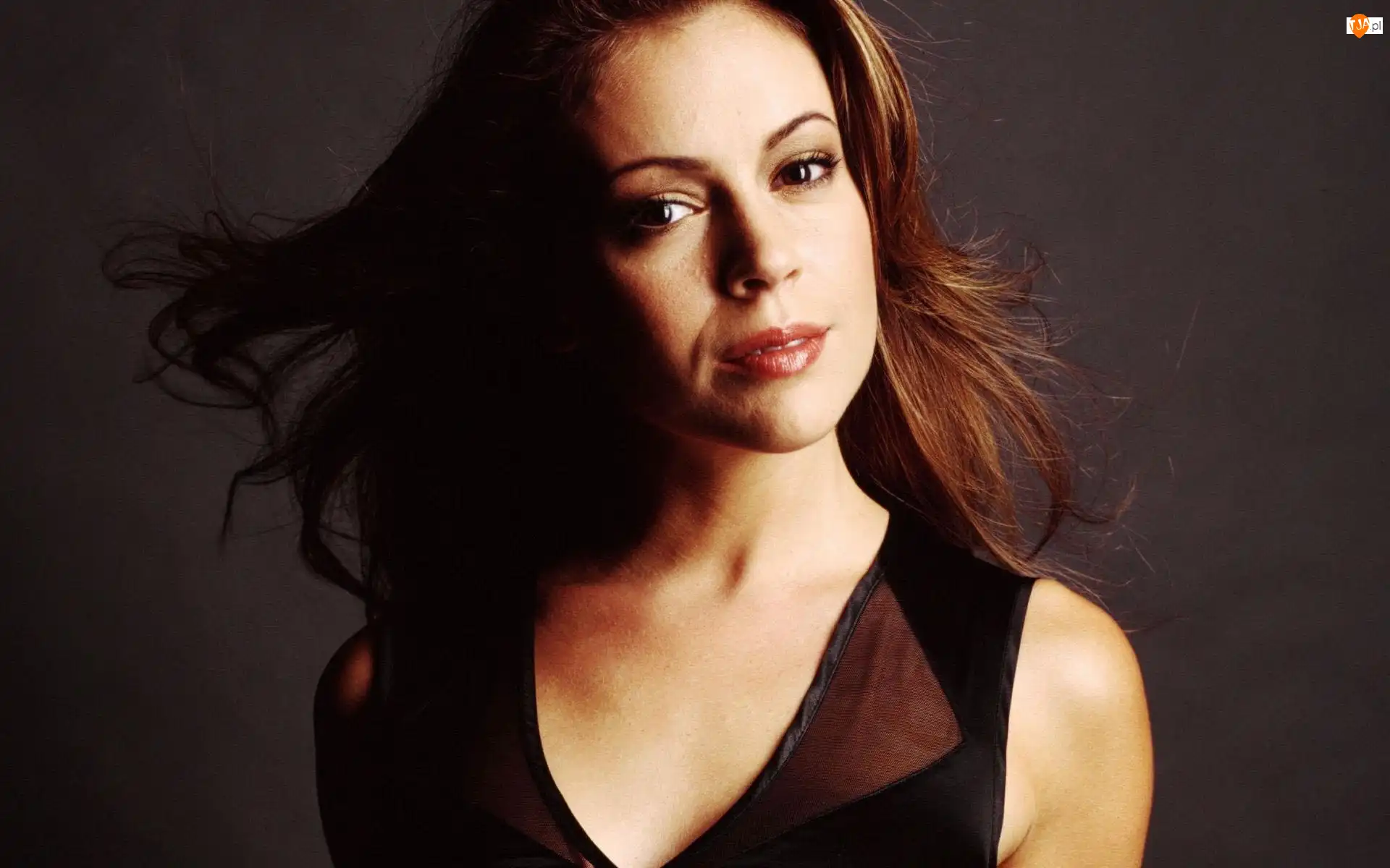 Włosy, Alyssa Milano, Rozwiane