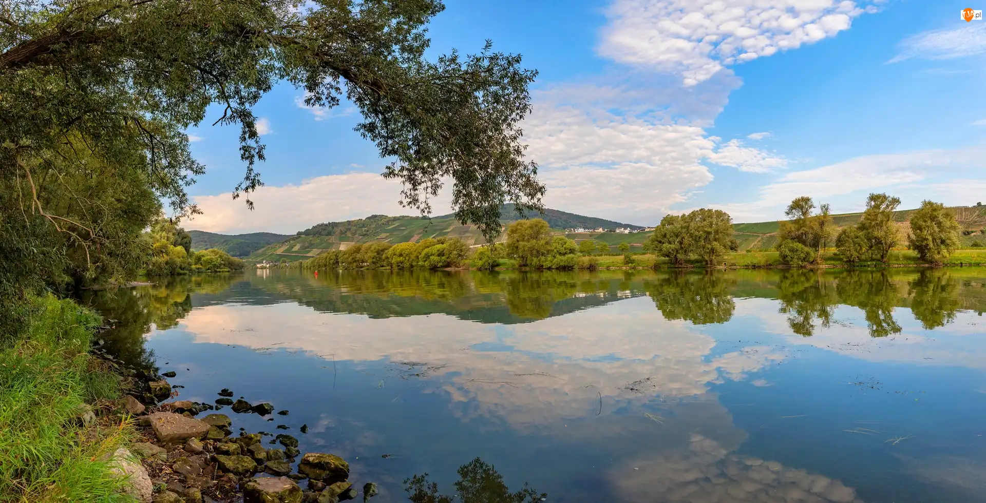Odbicie, Rzeka, Drzewa, Wzgórza