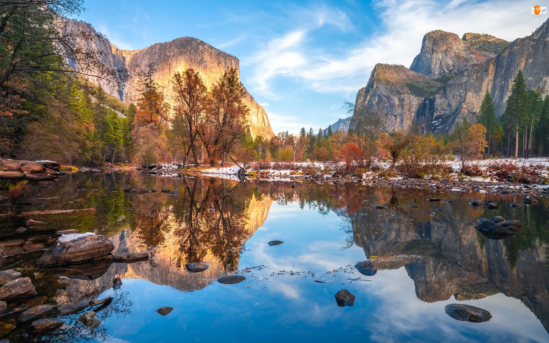 Stany Zjednoczone, Merced River, Śnieg, Rzeka, Góra El Capitan, Park Narodowy Yosemite, Drzewa, Jesień, Odbicie, Stan Kalifornia