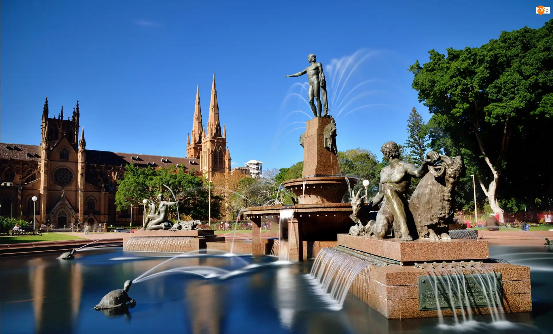 Fontanny, Drzewa, Zabudowa, Park, Monumenty