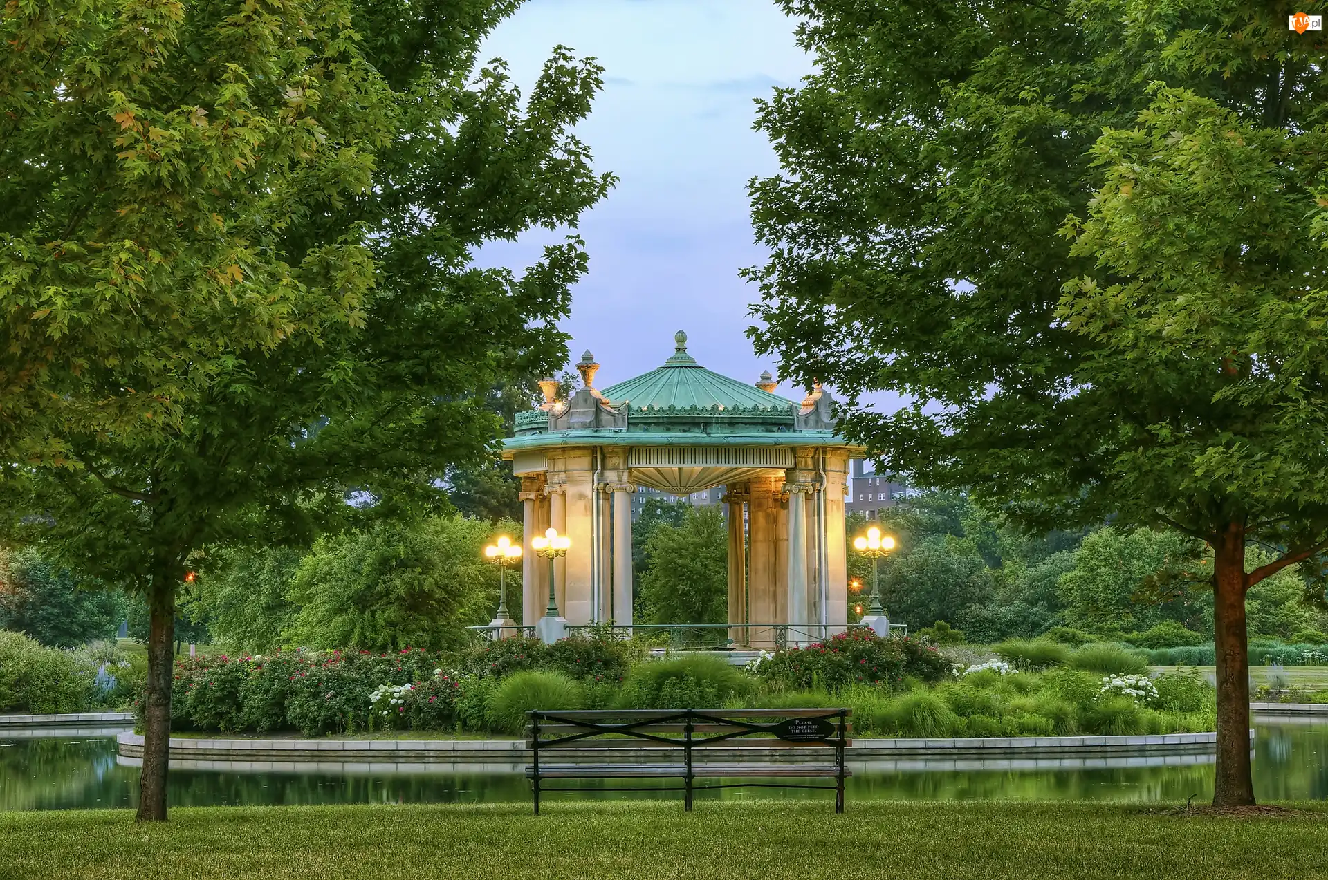Altana, Park, Staw, Kwiaty, Ławeczka, Drzewa
