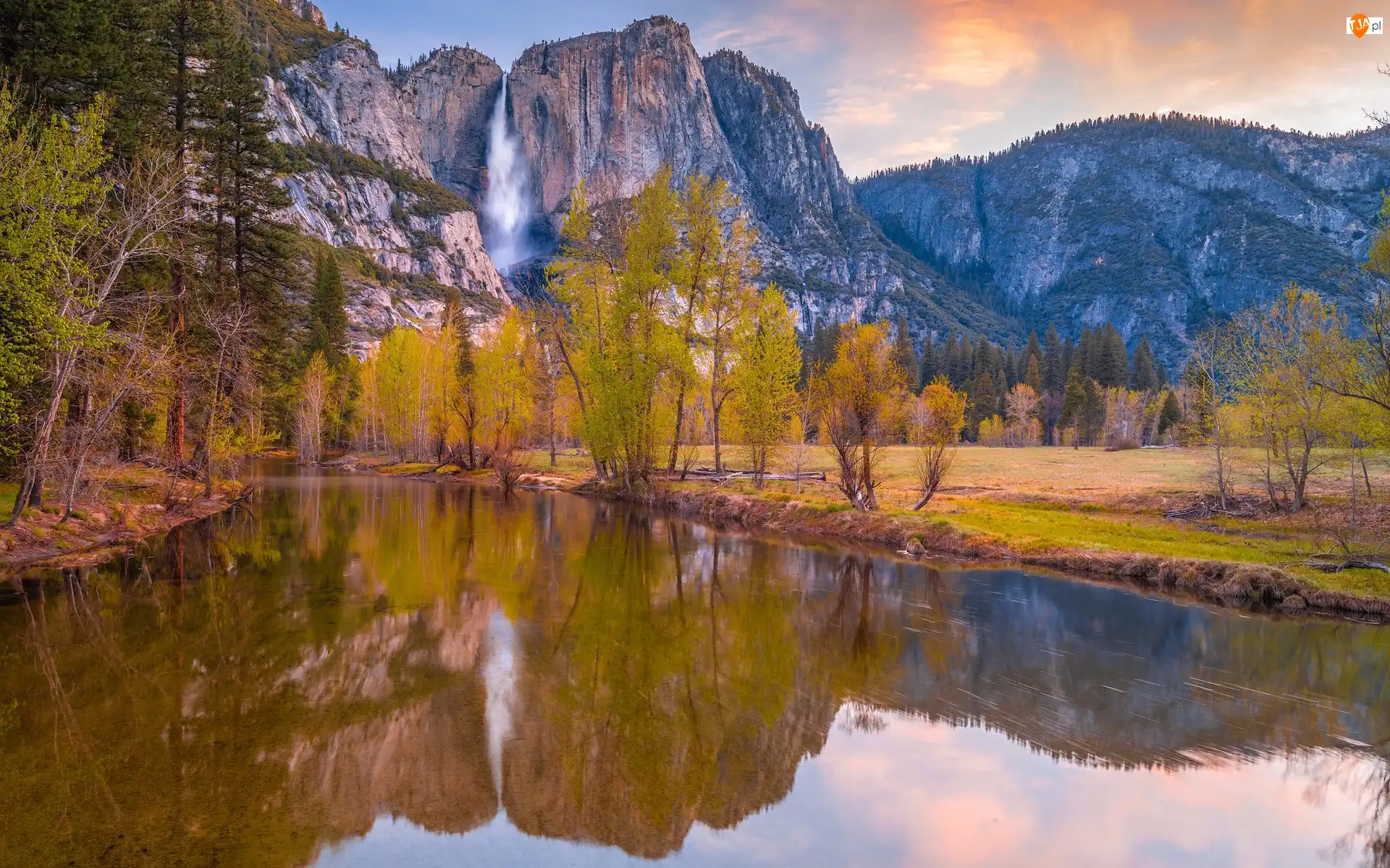 Góry, Wodospad, Drzewa, Rzeka, Kalifornia, Odbicie, Sierra Nevada, Stany Zjednoczone, Merced River, Park Narodowy Yosemite, Jesień