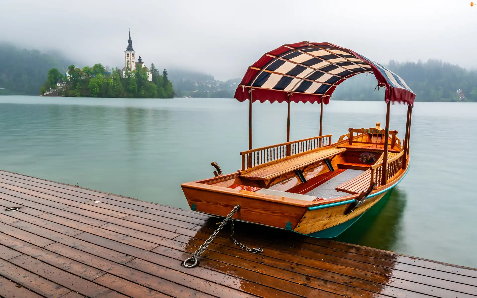 Mgła, Kościół Zwiastowania Marii Panny, Góry Alpy Julijskie, Wyspa Blejski Otok, Jezioro, Słowenia, Pomost, Bled, Łódka, Lasy