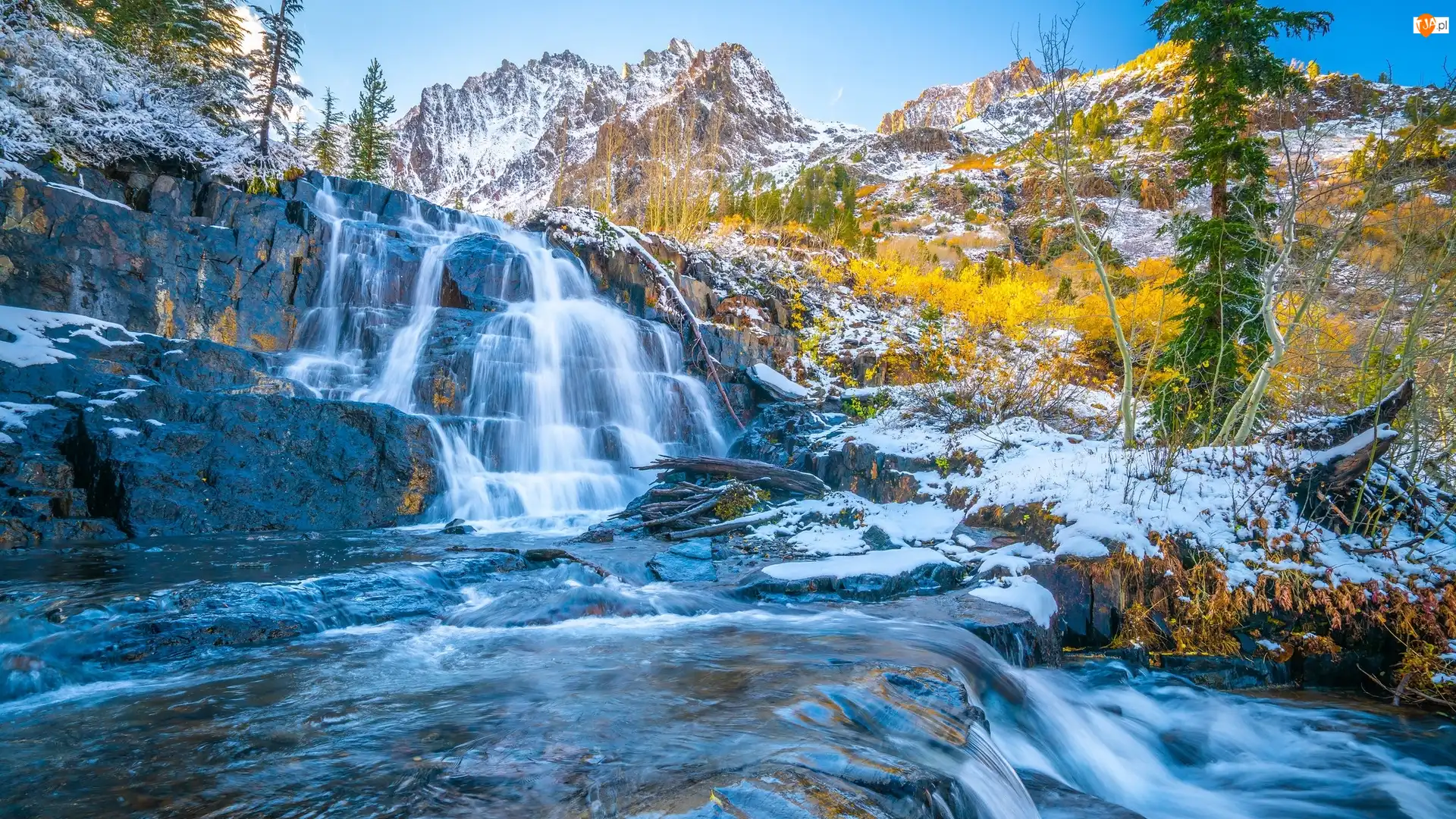 Stany Zjednoczone, Drzewa, Lundy Canyon, Krzewy, Skały, Góry, Śnieg, Wodospad, Rzeka, Kalifornia
