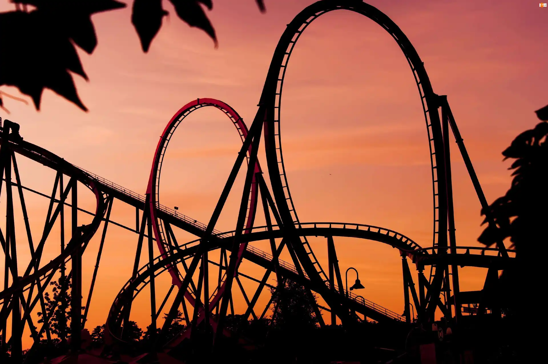 Roller coaster, Wesołe miasteczko