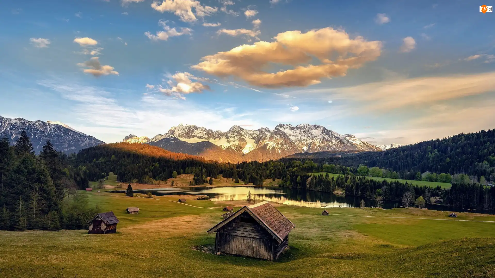 Obłoki, Góry Karawendel, Szopy, Bawaria, Alpy, Jezioro Geroldsee, Niemcy, Domki