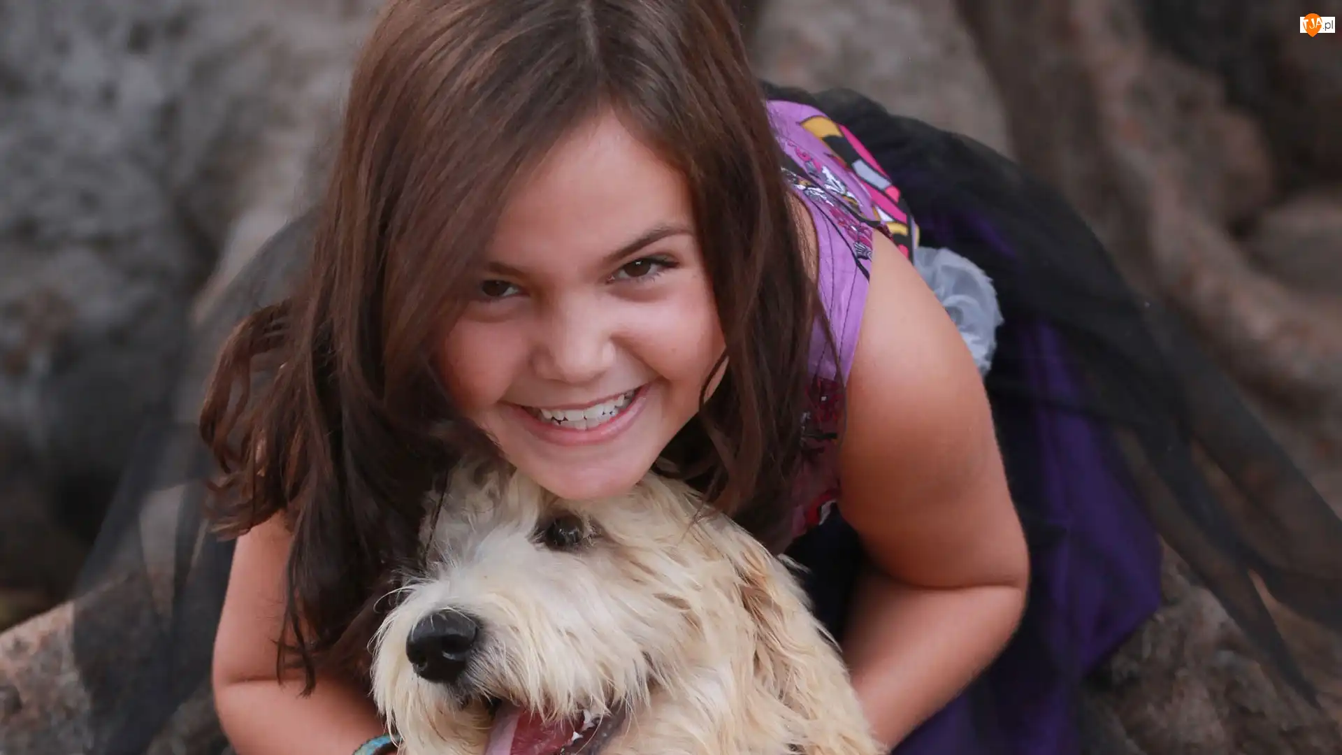Piesek, Bailee Madison, Uśmiech