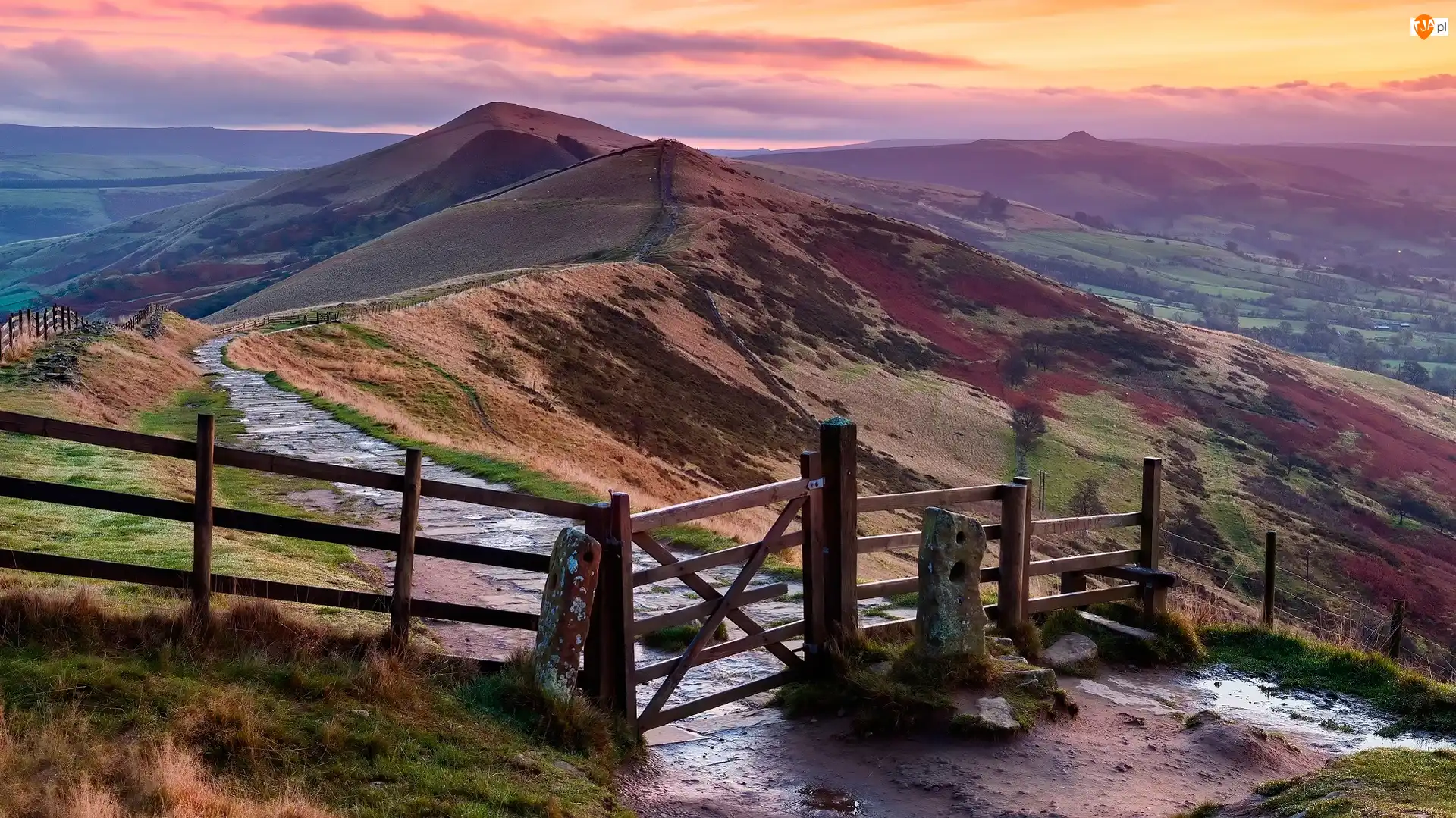 Droga, Anglia, Wzgórze Mam Tor, Płot, Park Narodowy Peak District, Wzgórza, Wschód słońca, Hrabstwo Derbyshire