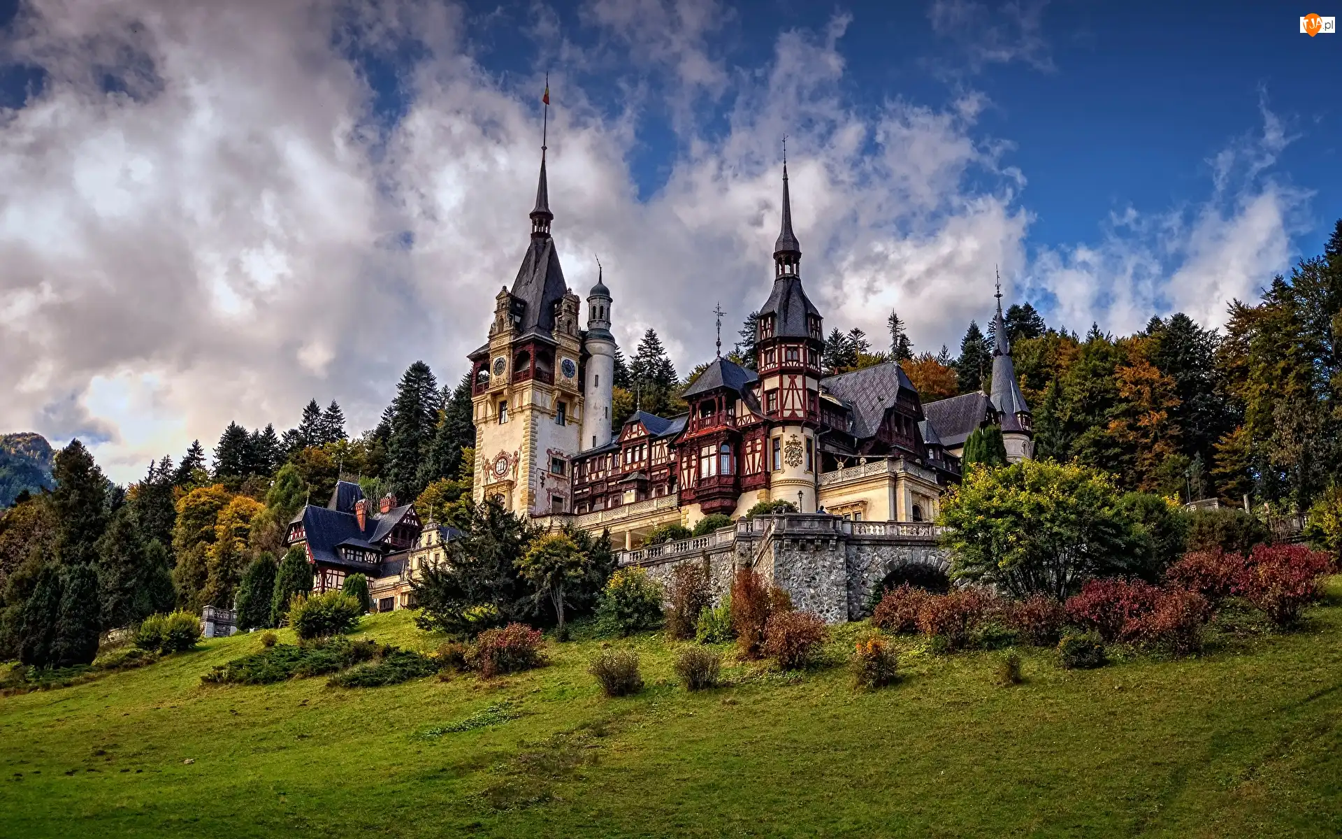 Roślinność, Rumunia, Miejscowość Sinaia, Pałac Peles