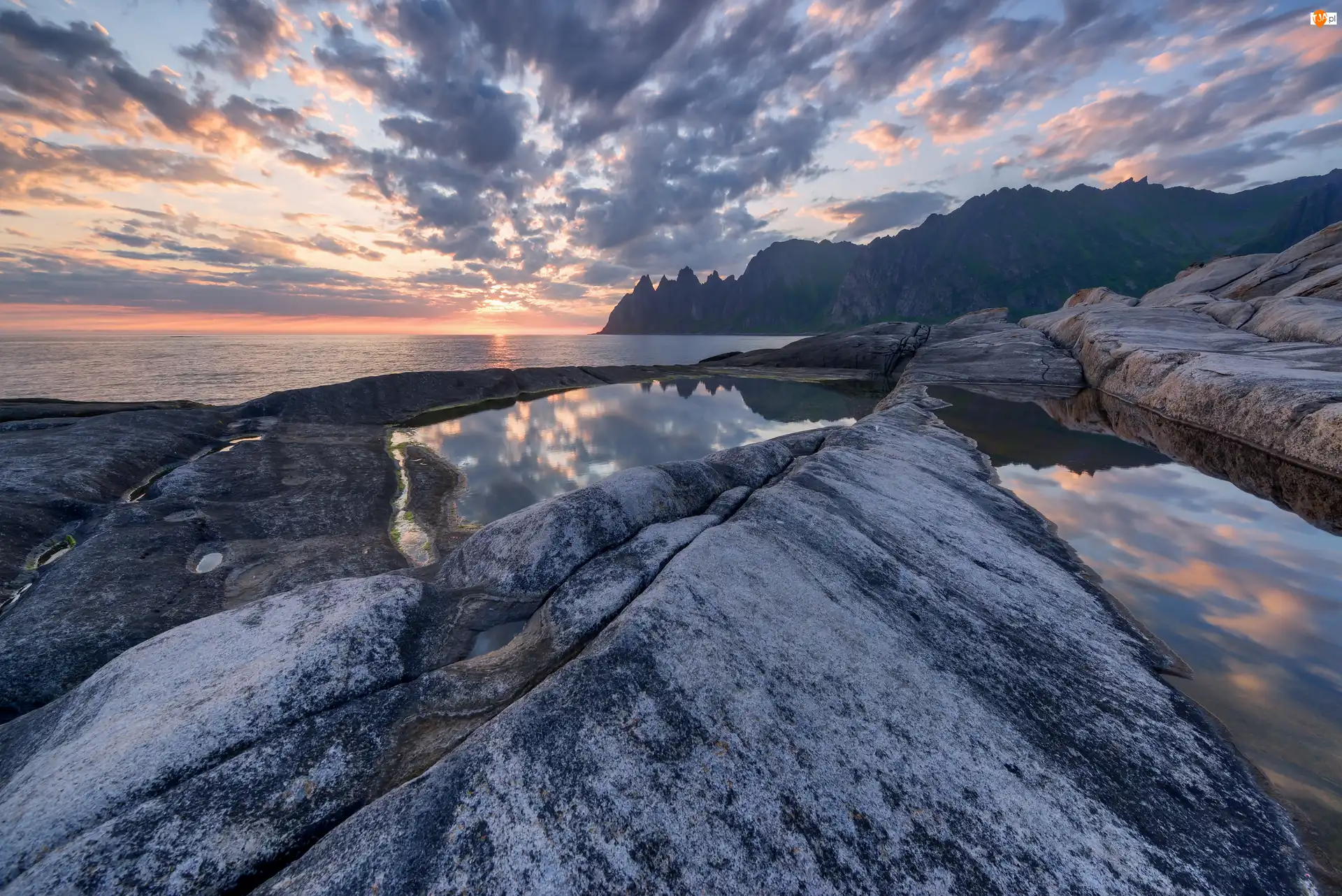 Morze, Norwegia, Skały, Wschód słońca, Wyspa Senja