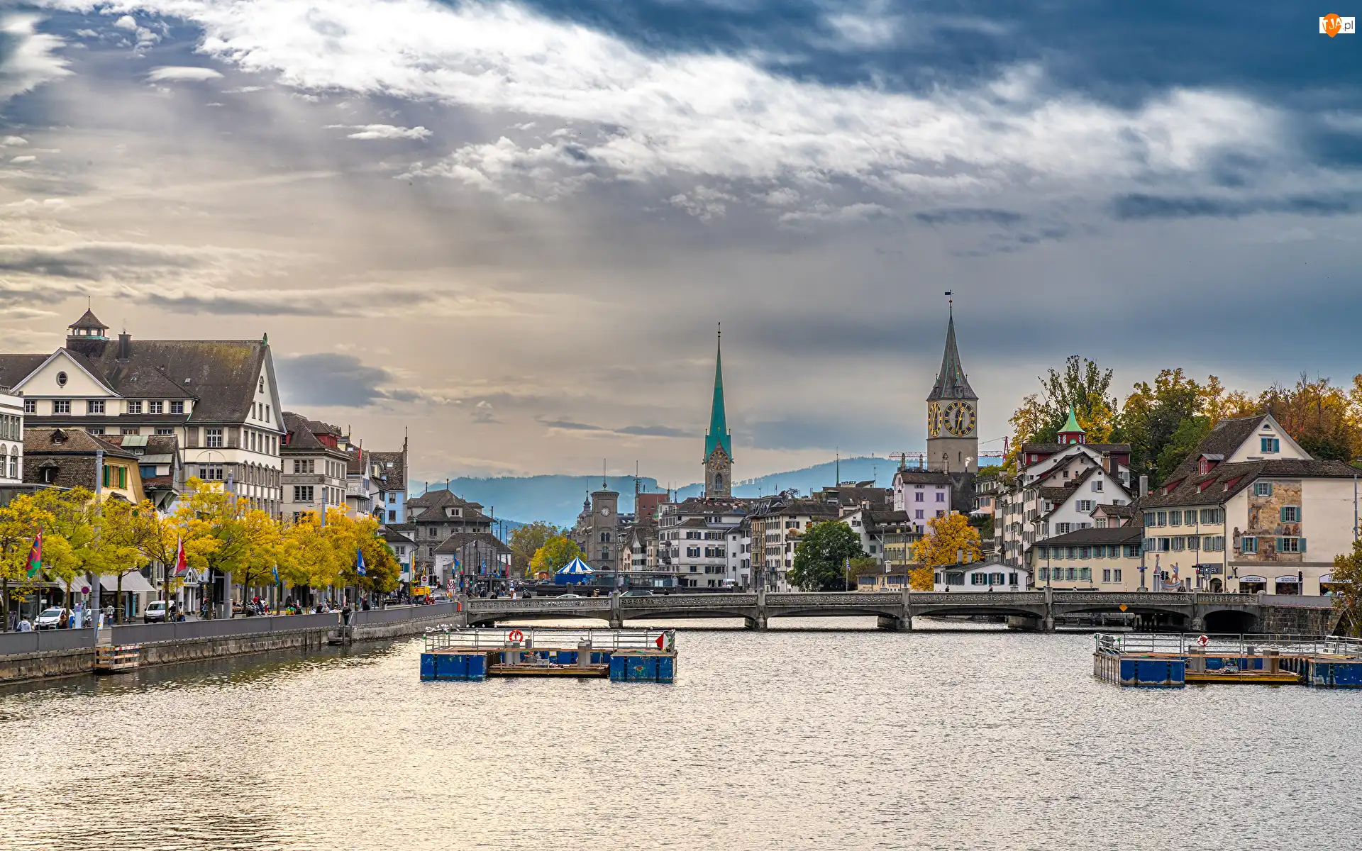 Zurych, Rzeka Limmat, Domy, Szwajcaria, Chmury, Niebo, Most