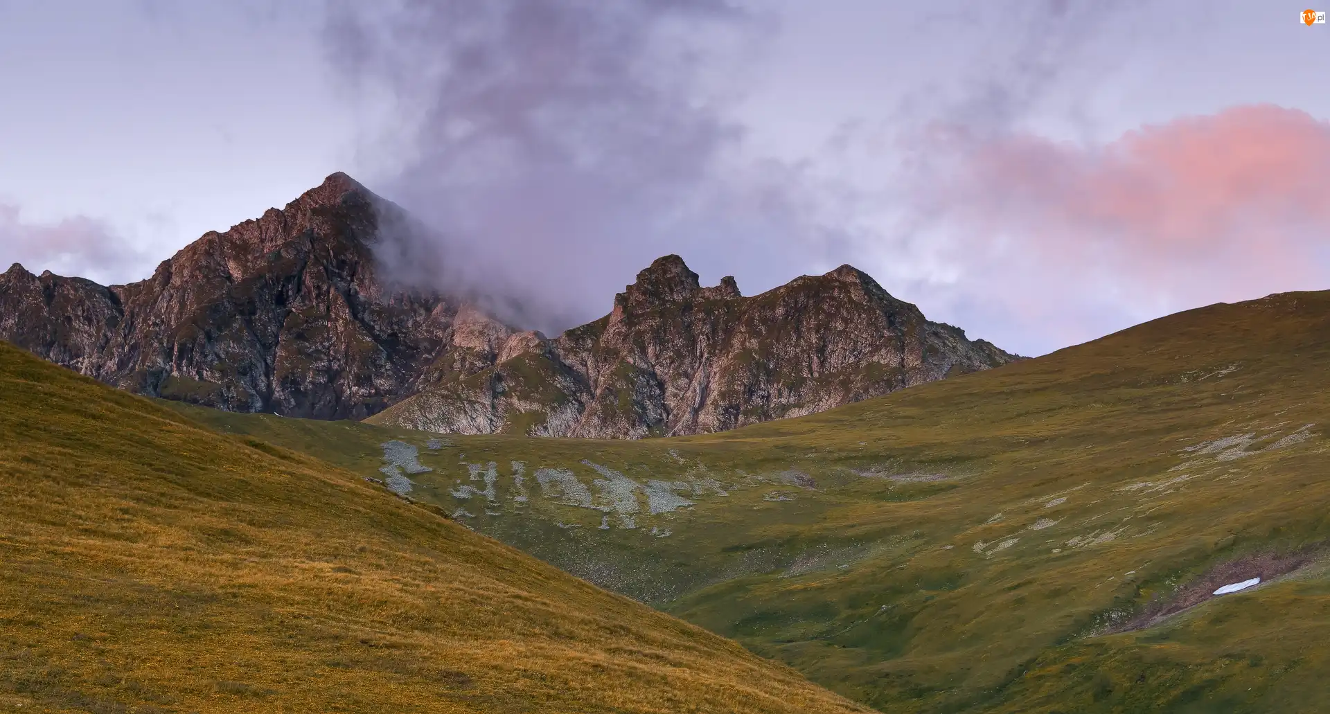 Mgła, Wzgórza, Góry