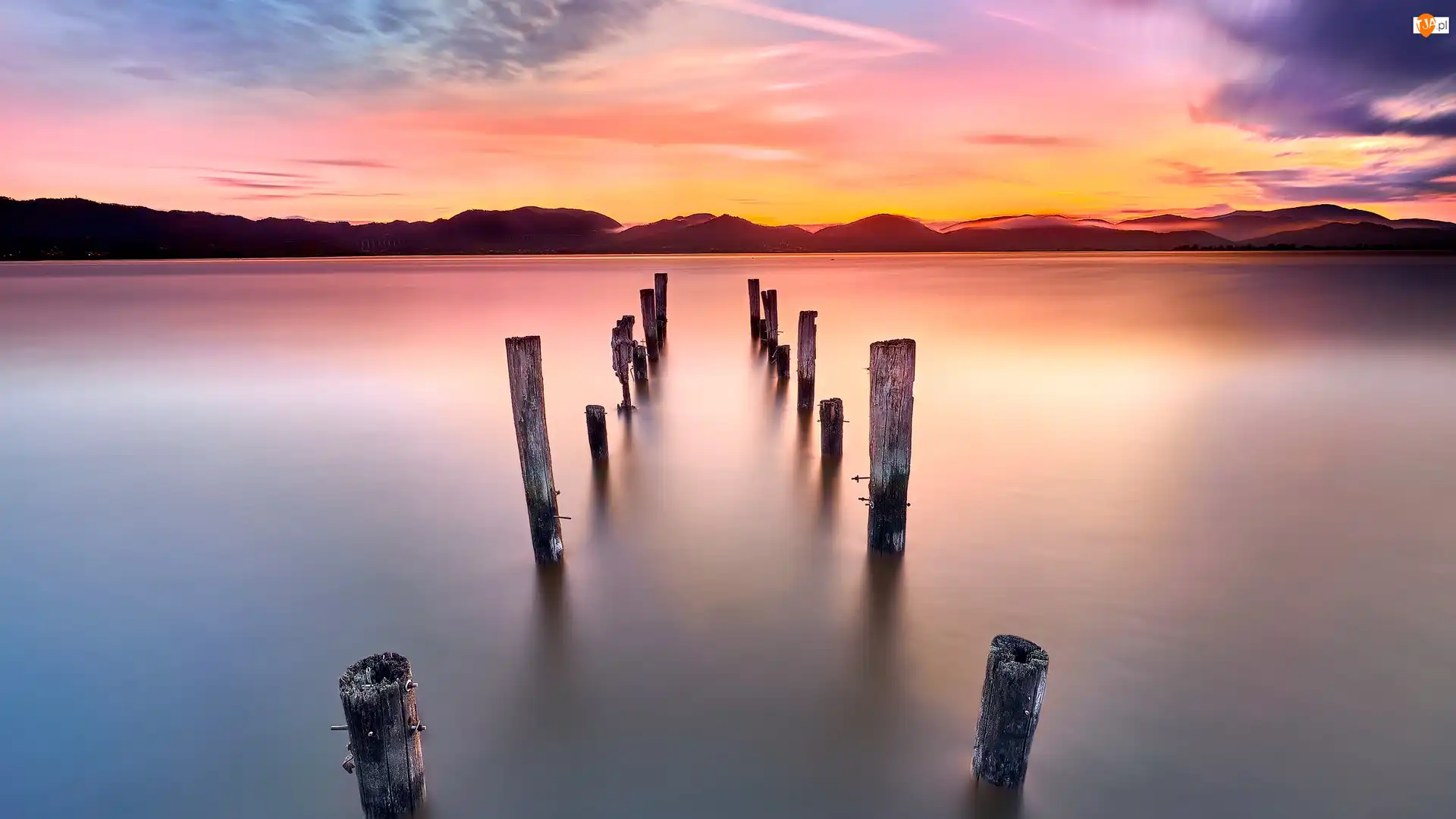 Wzgórza, Pale, Włochy Jezioro, Zachód słońca, Prowincja Lucca, Lake Massaciuccoli, Jezioro