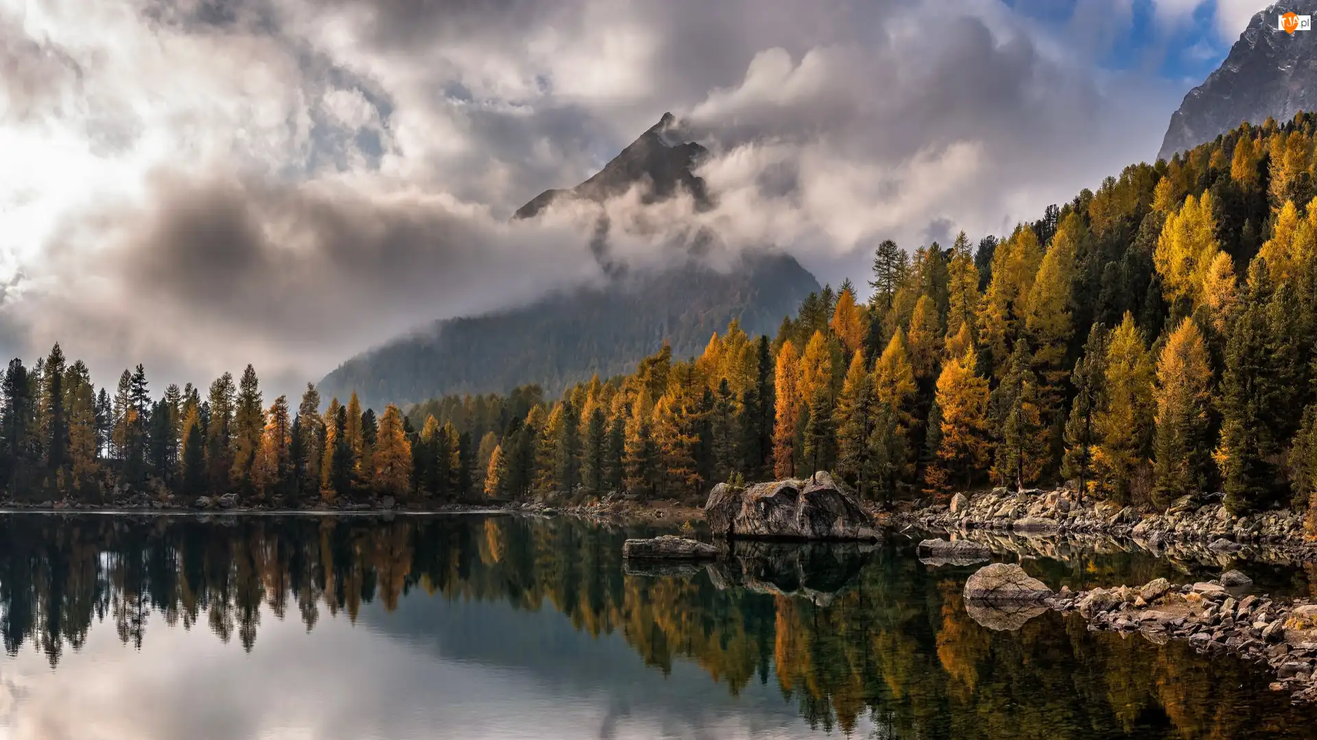 Chmury, Góry, Las, Kanton Ticino, Jezioro Lago di Saoseo, Skały, Szwajcaria, Dolina Valle di Campo
