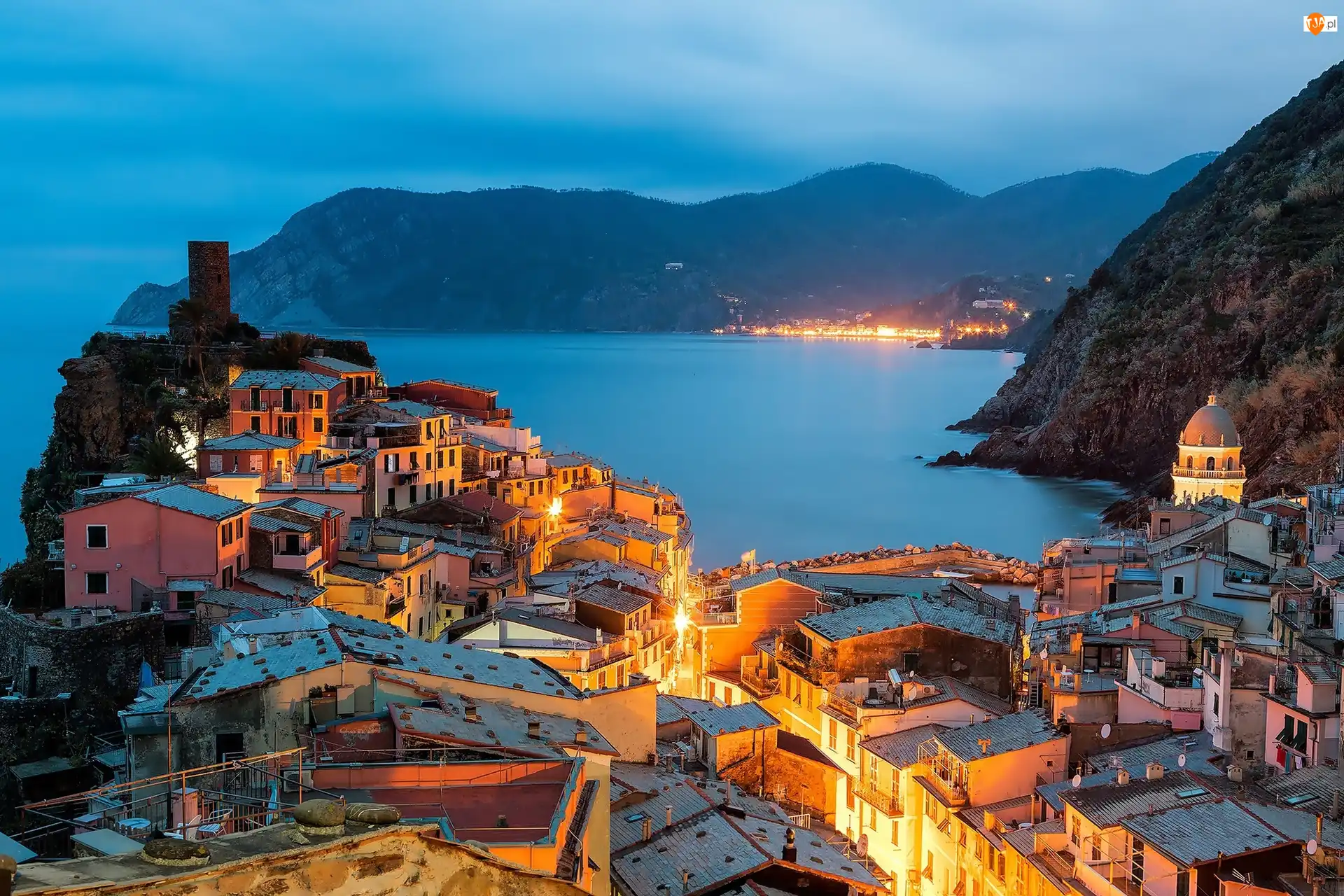 Góry, Domy, Vernazza, Wybrzeże, Morze, Włochy