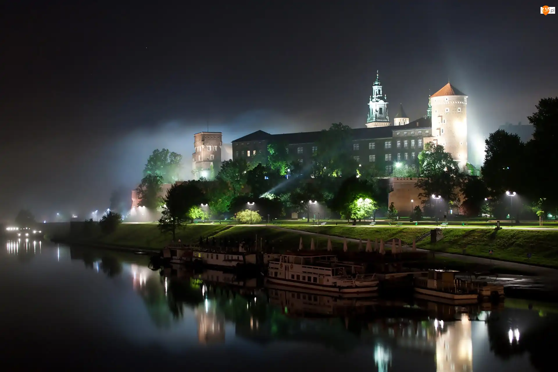 Zamek Królewski na Wawelu, Noc, Kraków, Polska, Wawel