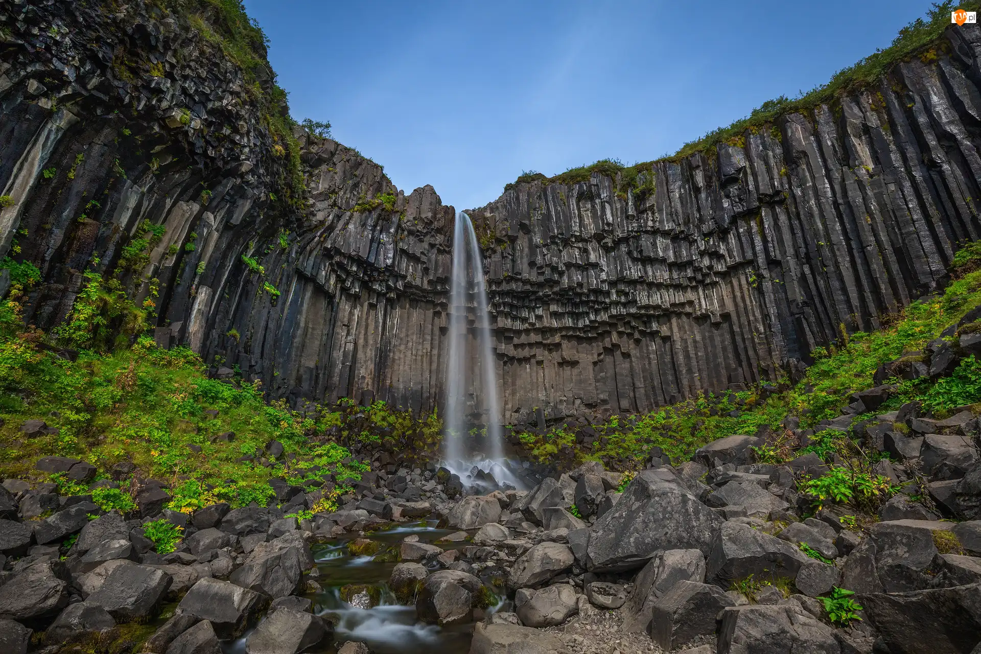 Skaftafell, Park Narodowy Vatnajokull, Skały, Islandia, Wodospad Svartifoss, Kamienie