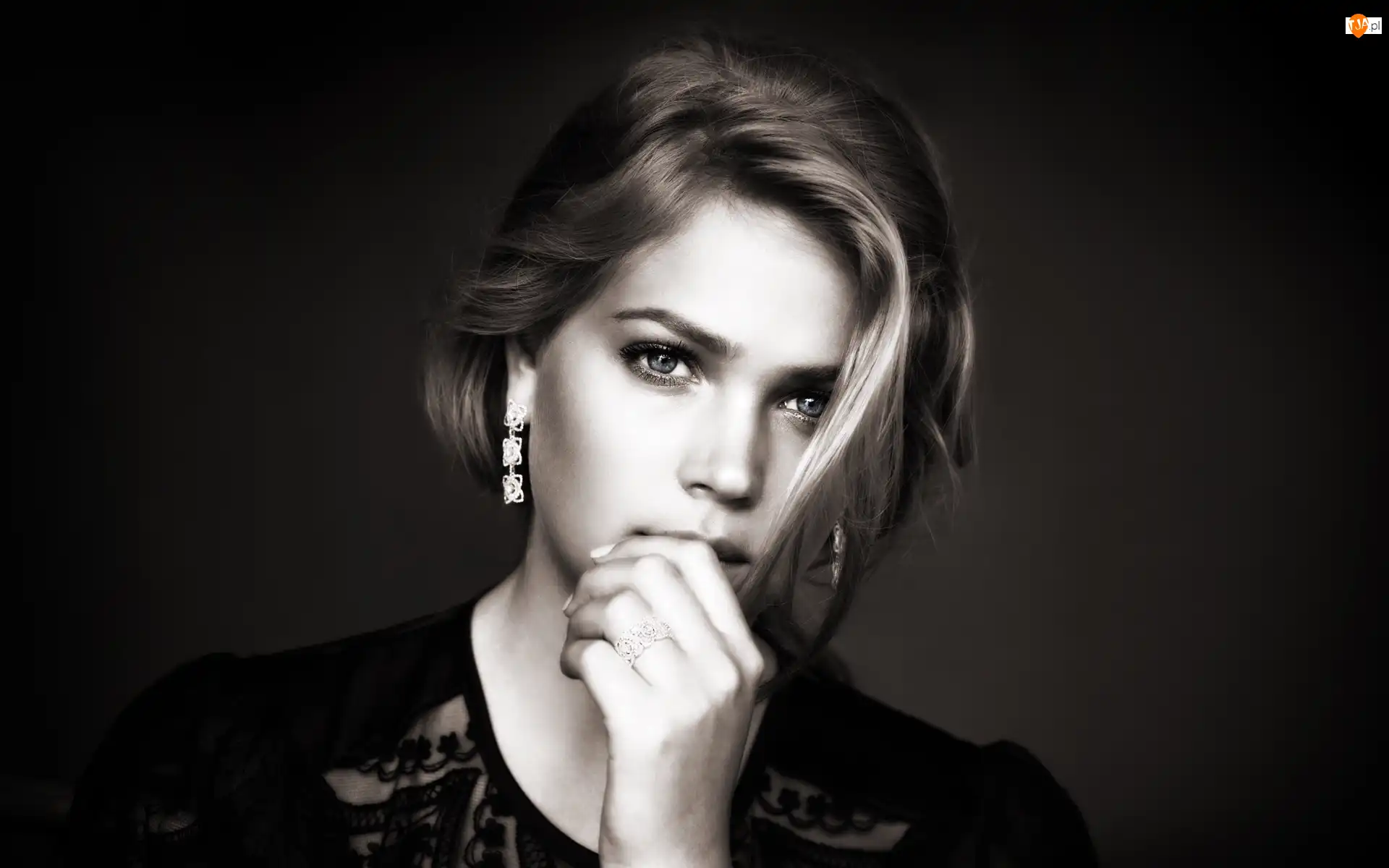 Esti Ginzburg, Modelka