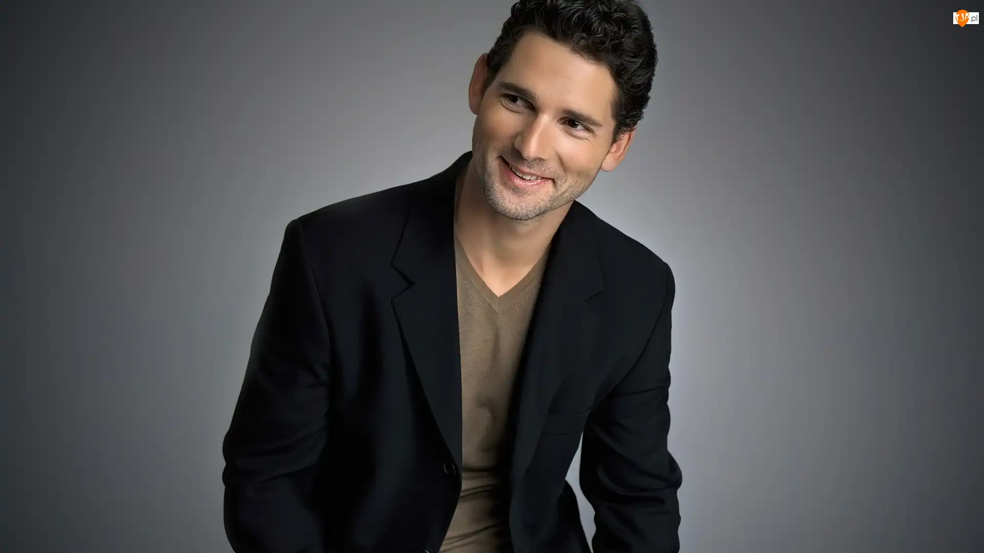 Uśmiech, Eric Bana, Aktor