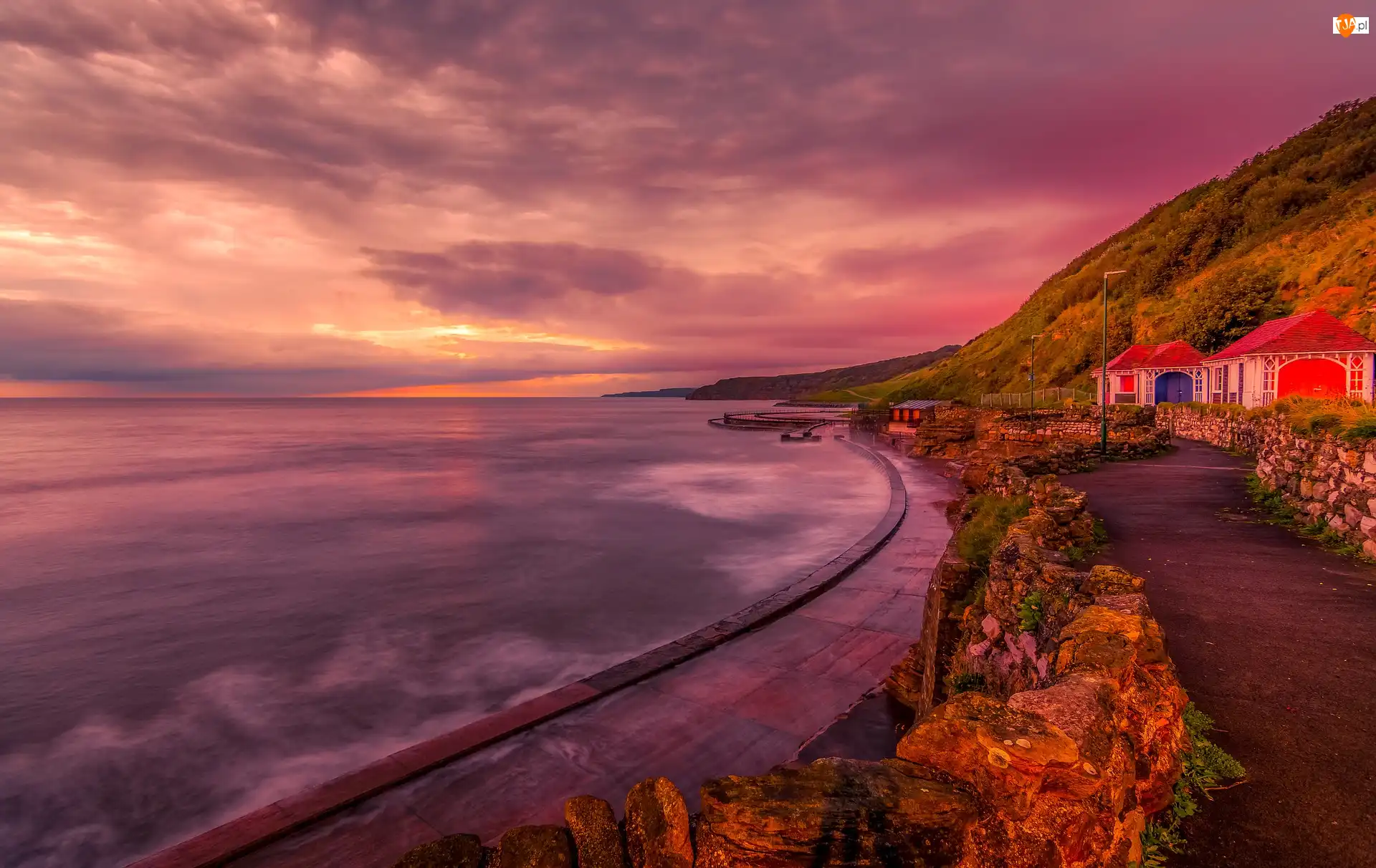 Droga, Domki, Wschód słońca, Morze Północne, Anglia, Hrabstwo North Yorkshire, Miasto Scarborough