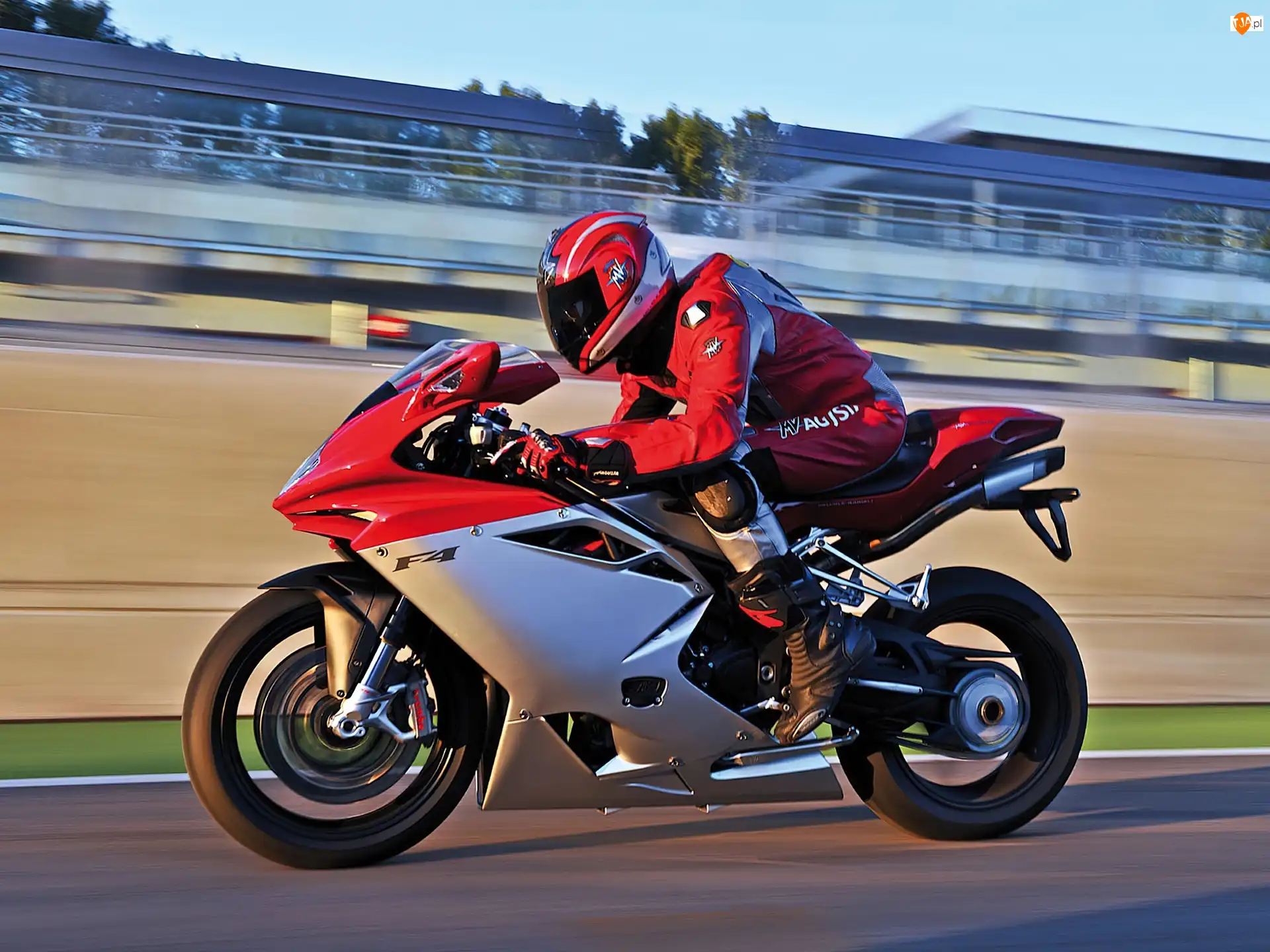 Jednoczęściowy, MV Agusta F4, Kombinezon