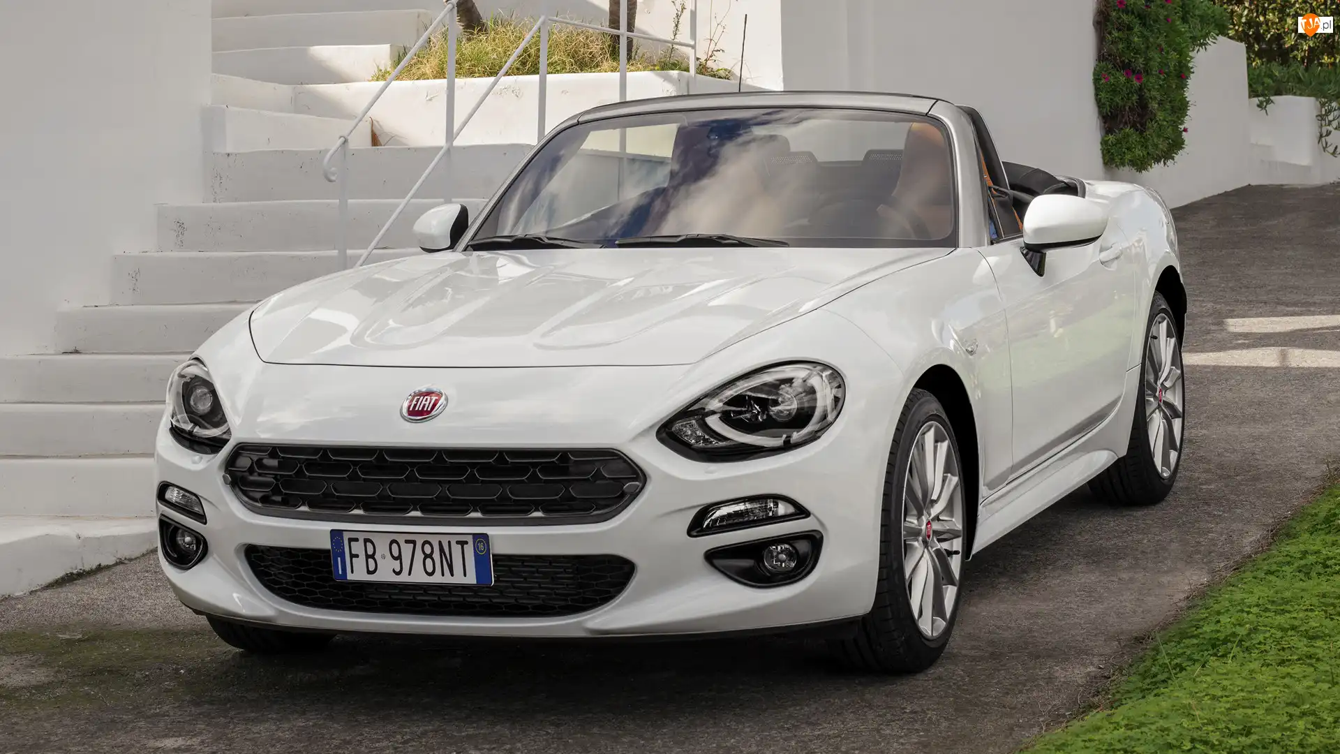 Fiat 124 Spider, Biały